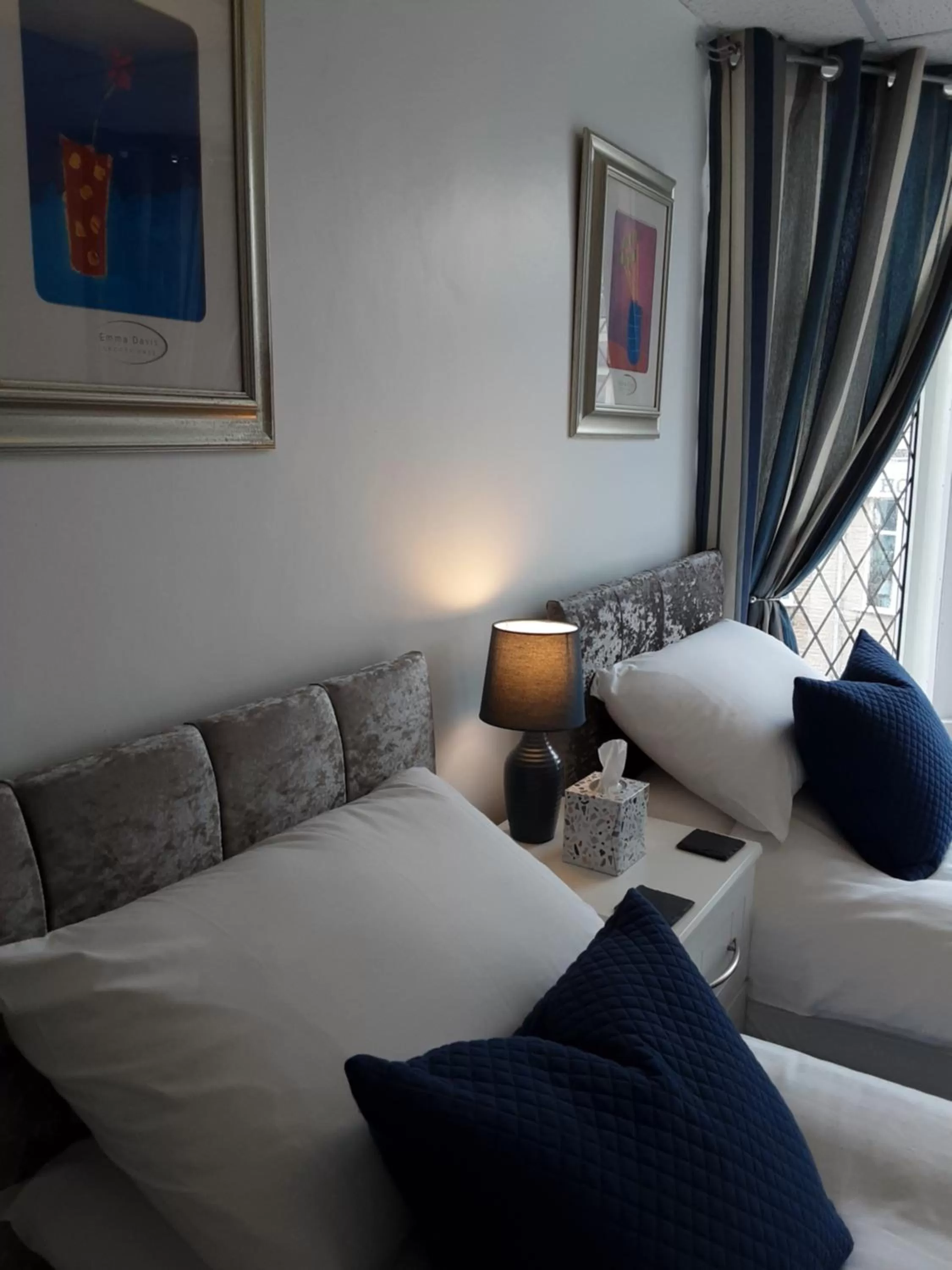 Twin Room in The Cardoun