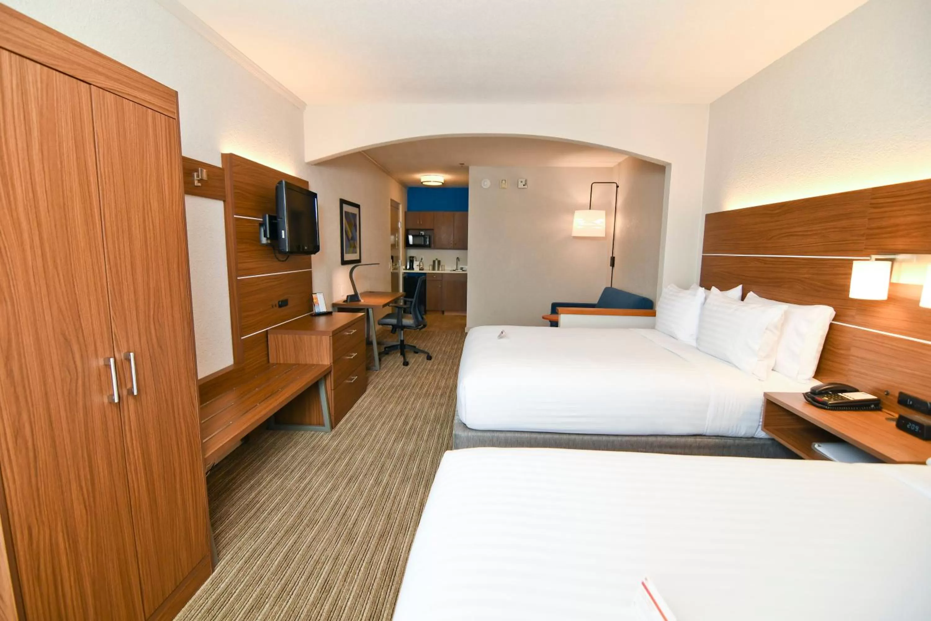 Suite - Mobility Access/Hearing Accessible in Holiday Inn Express Hotel & Suites Port Clinton-Catawba Island by IHG