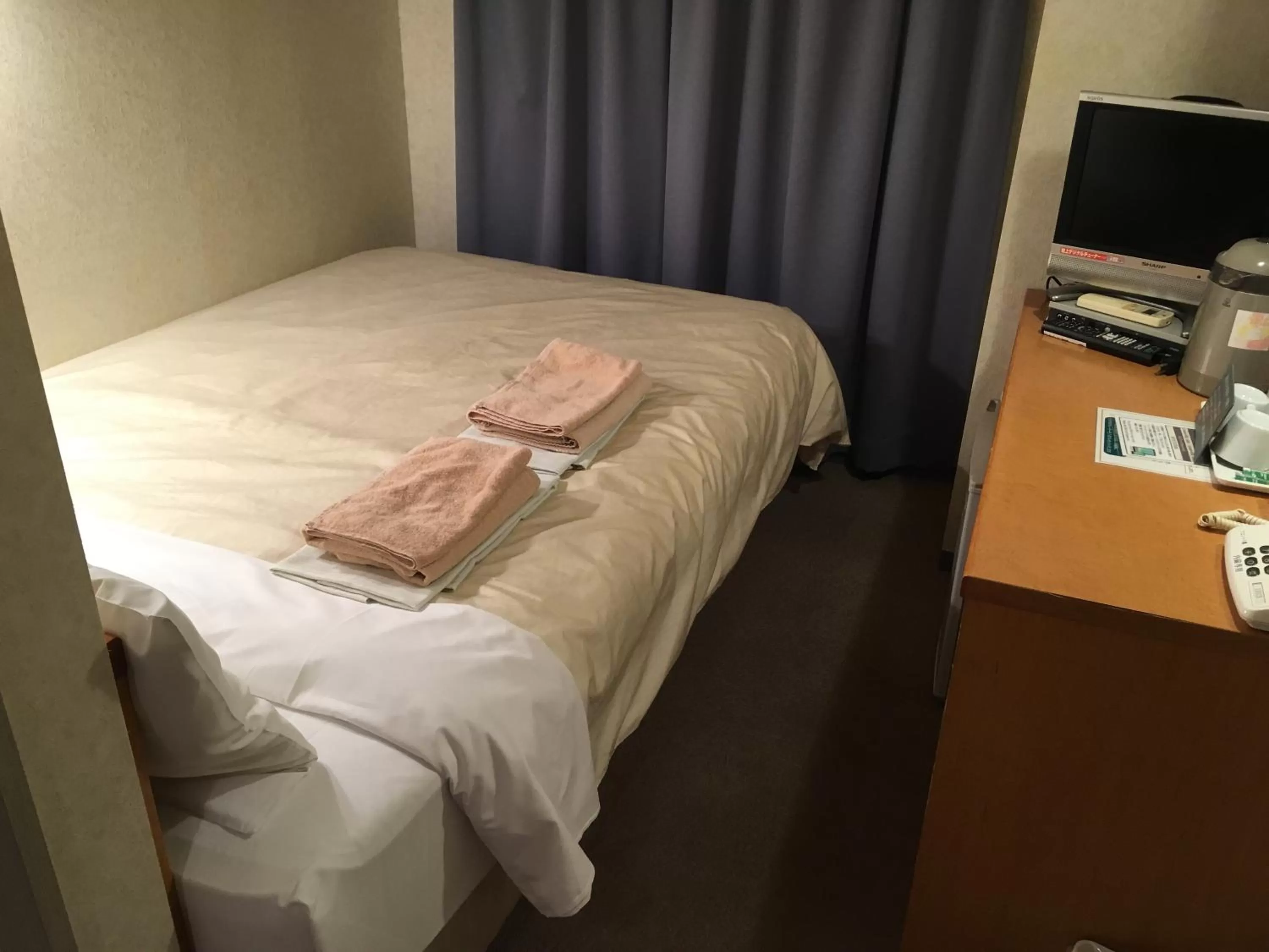 Double Room with Small Double Bed - Smoking in Hotel Crown Hills Oita