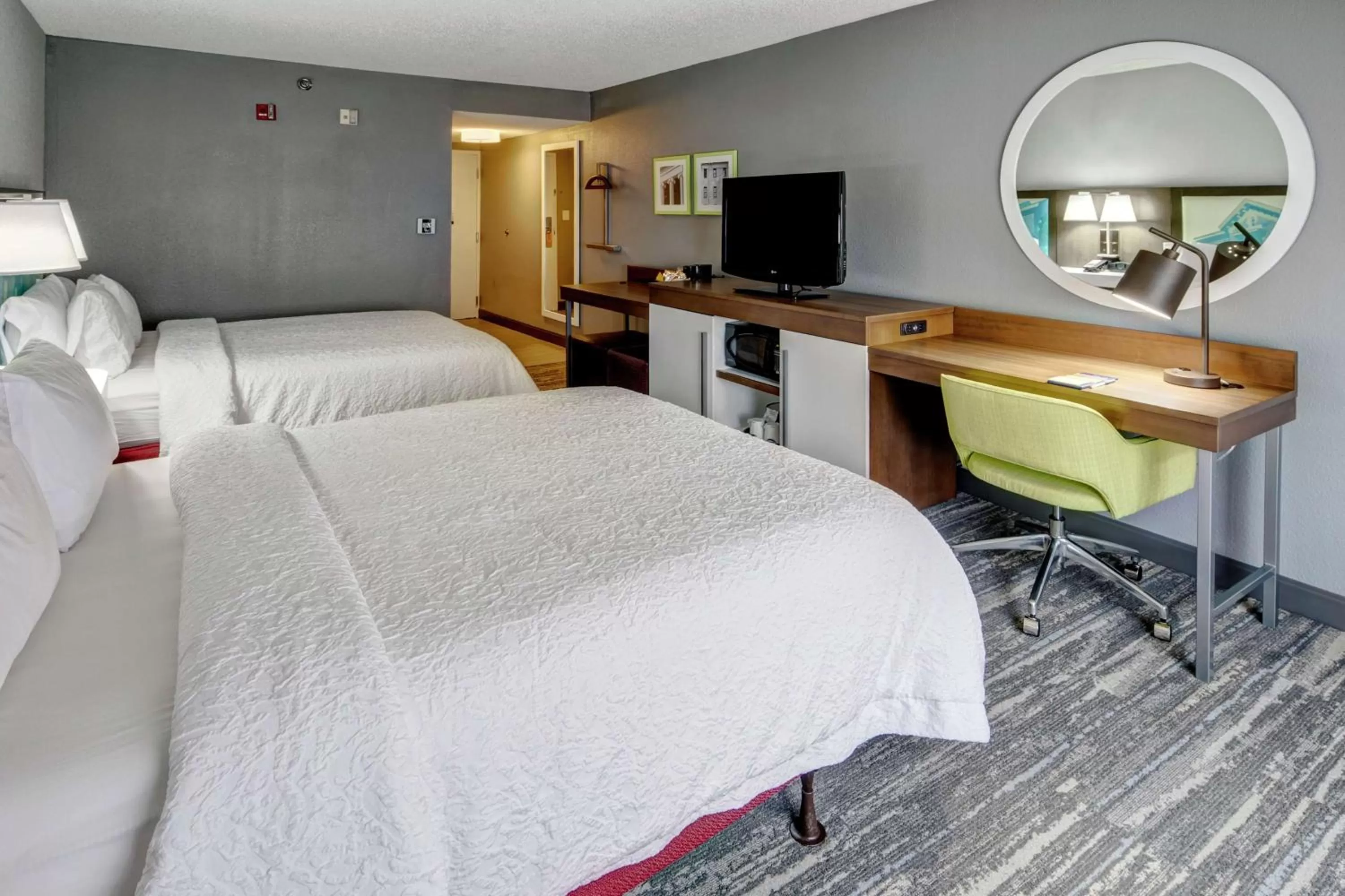 Queen Room with Two Queen Beds - Hearing Access/Non-Smoking in Hampton Inn Batesville