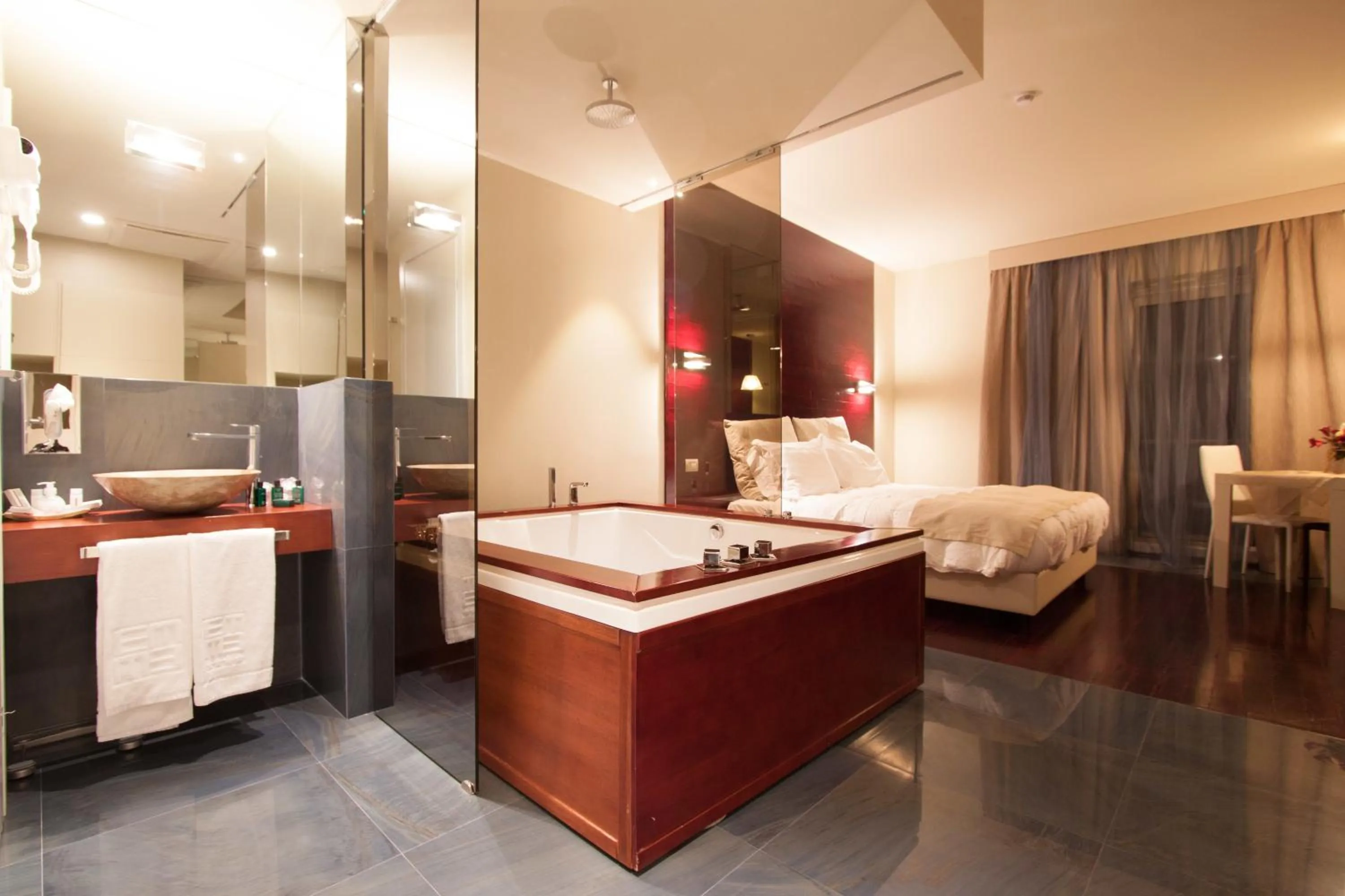 Deluxe Double Room in Main Palace Hotel