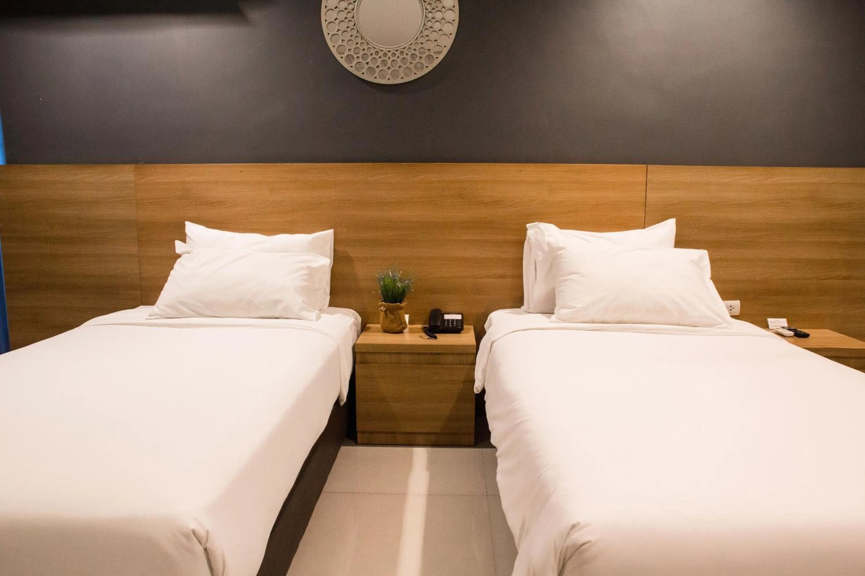 Deluxe Twin Room in Marigold Sukhumvit - Free Shuttle to BTS Bearing Station