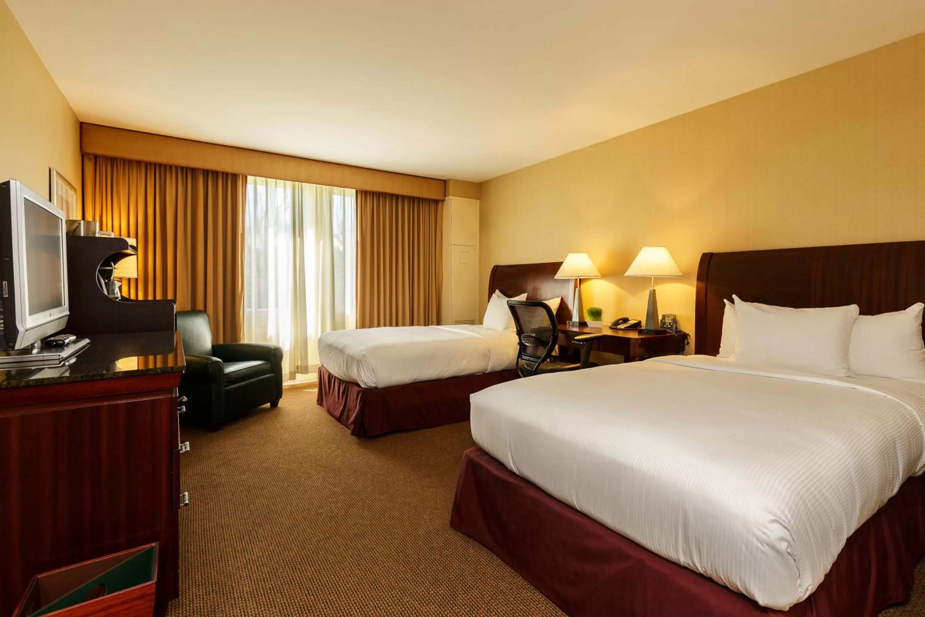 Deluxe Queen Room with Two Queen Beds in Sleepy Hollow Hotel
