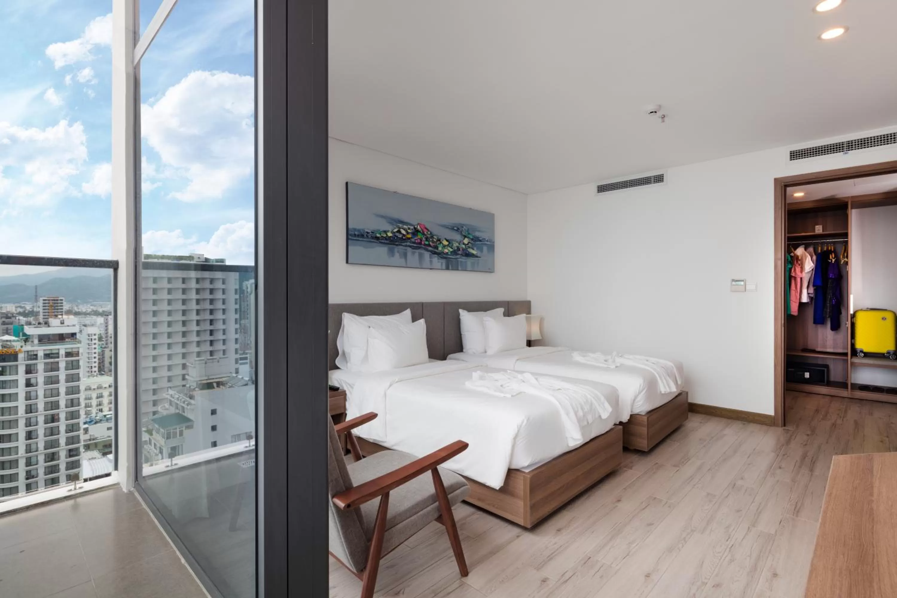 Deluxe Double or Twin Room with Bathtub - single occupancy in Gosia Hotel