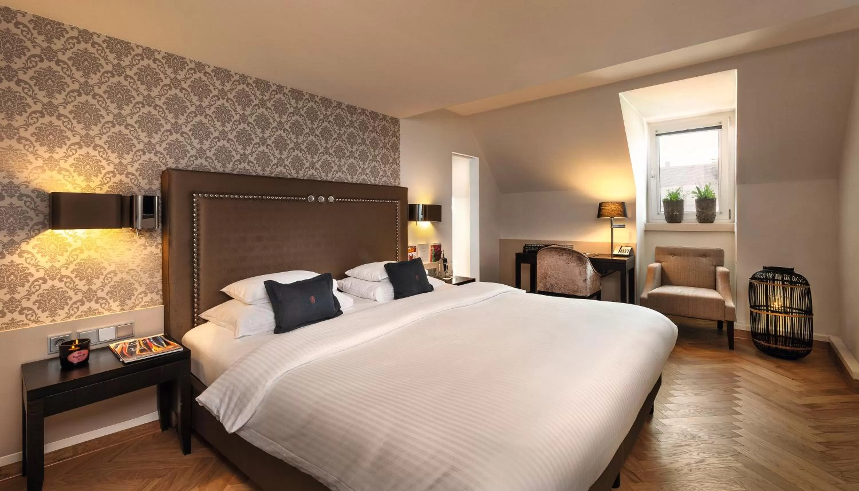 Classic King Room in Hotel Maximilian’s