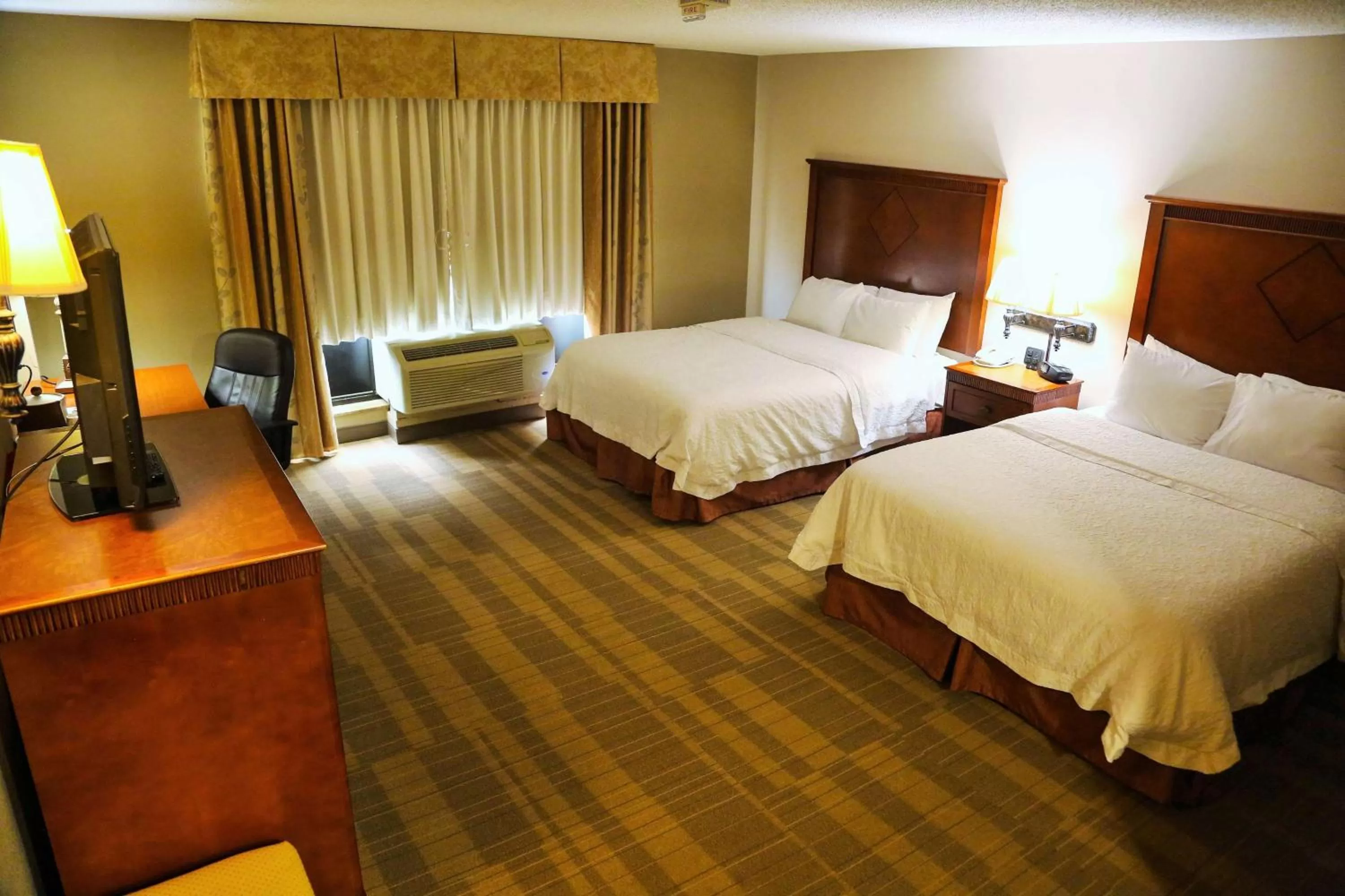 Queen Room with Two Queen Beds - Mobility and Hearing Access/Non-Smoking in Hampton Inn & Suites McComb