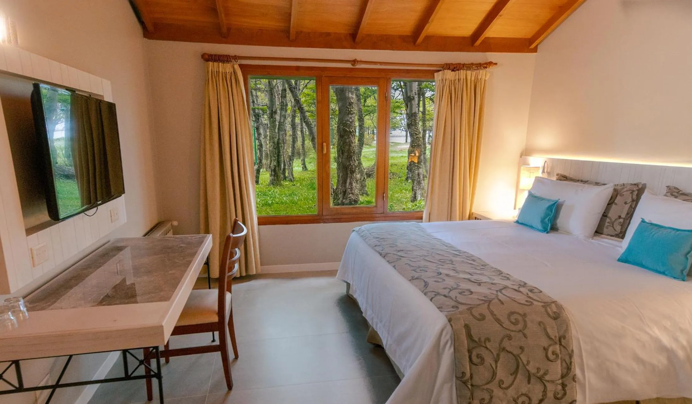 Triple Room with Garden View in Tolkeyen Ushuaia Hotel