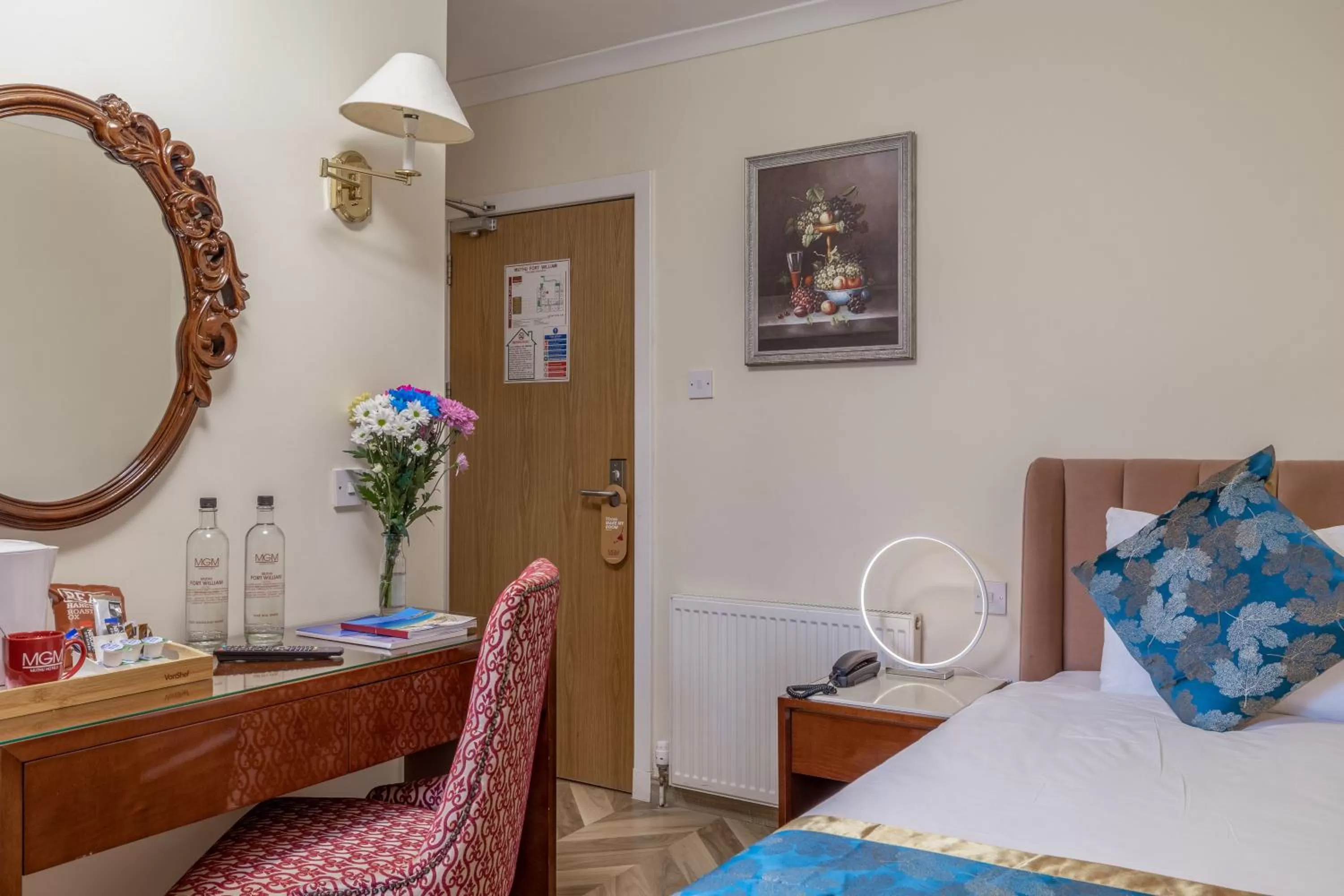 Bathroom, Bed in Muthu Fort William Hotel