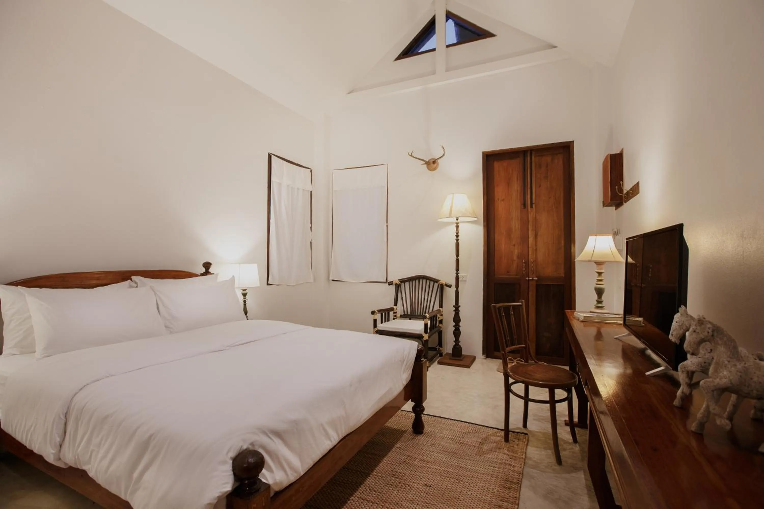 Deluxe Queen Room in Foresta Villa