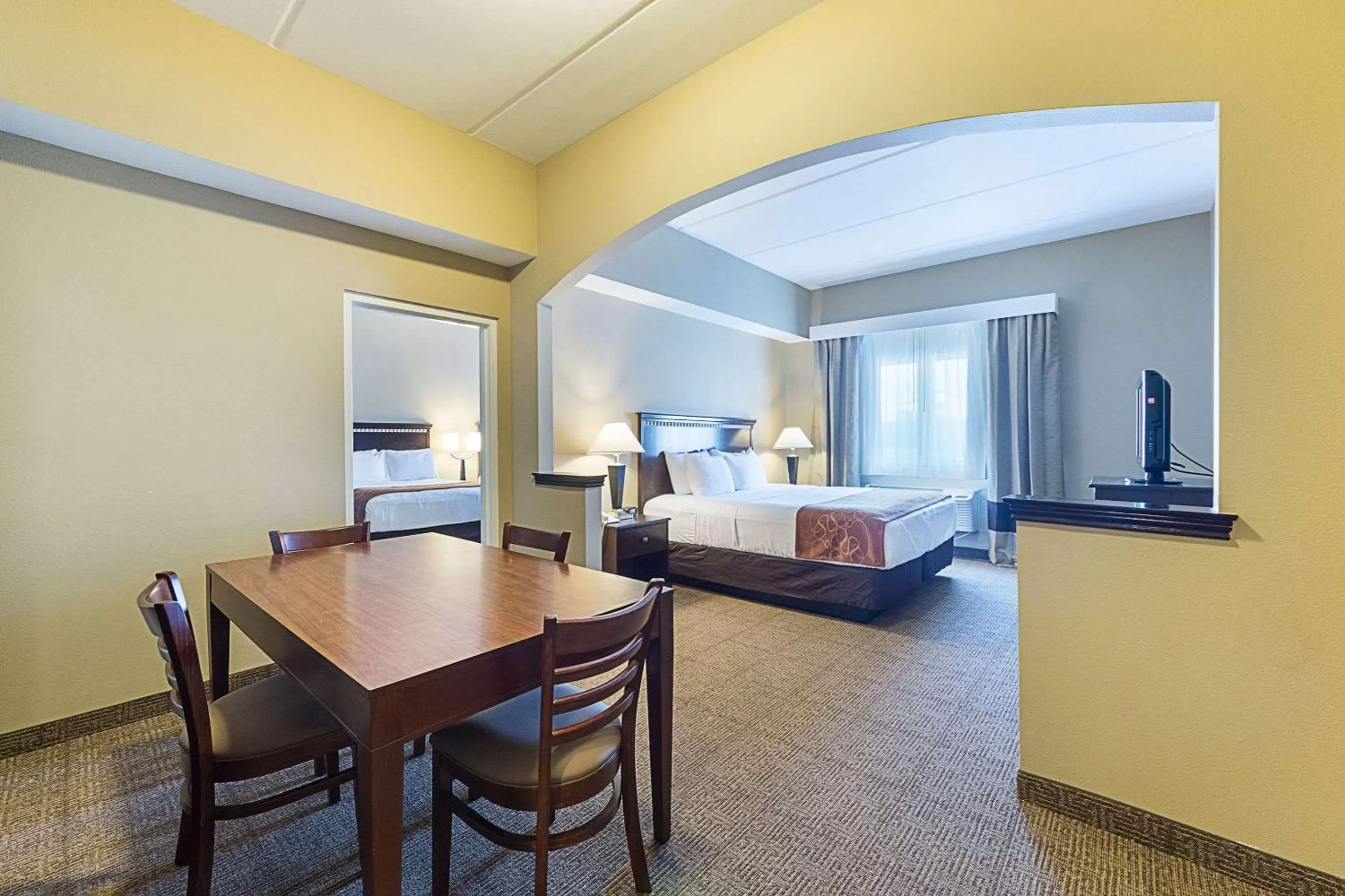 Family Suite - Non-Smoking in Comfort Suites Beachside