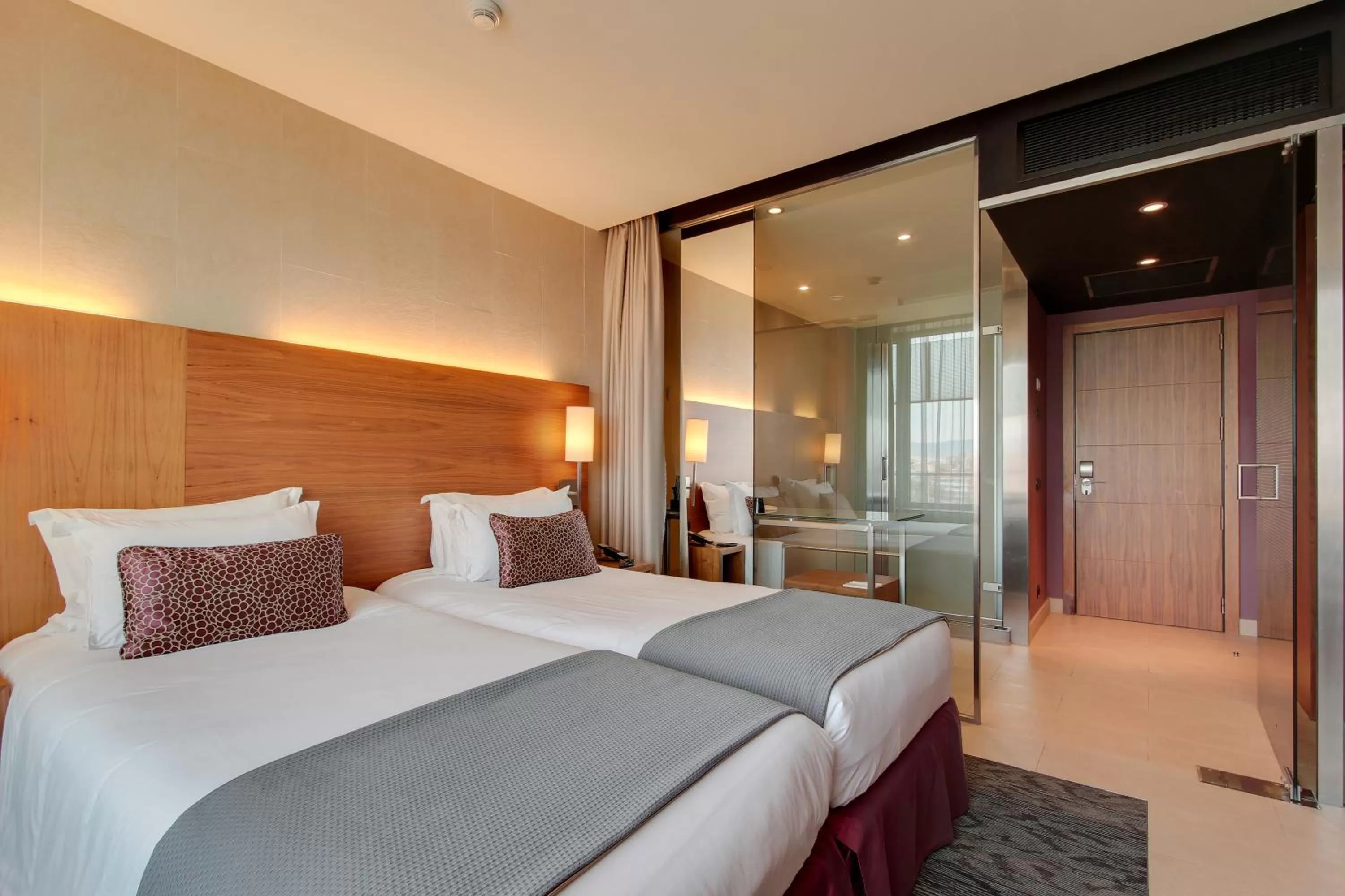 Double or Twin Room with Extra Bed (2 Adults + 1 Child) in Hotel Badalona Tower