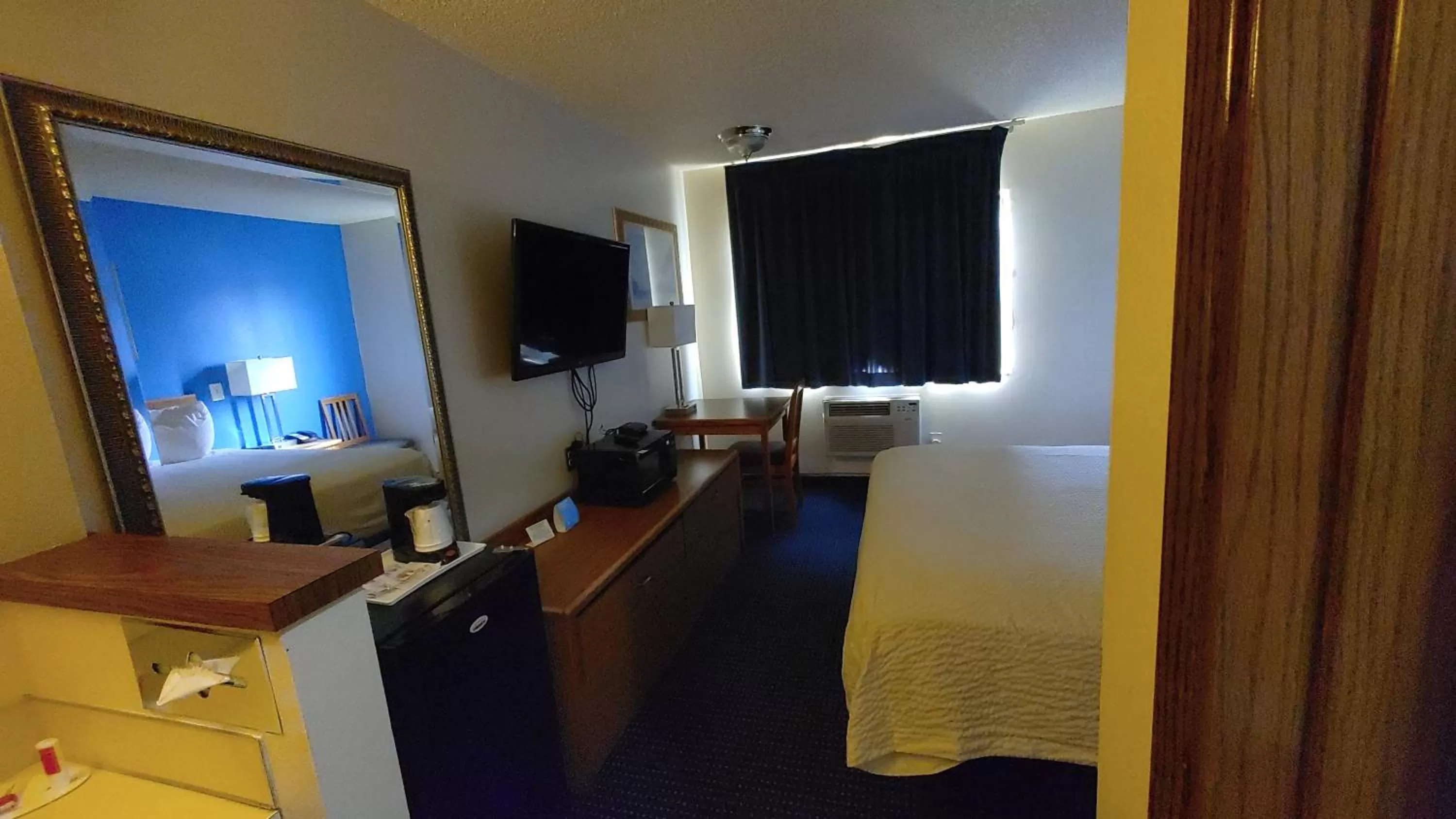 Queen Room in Days Inn by Wyndham Pocatello University Area