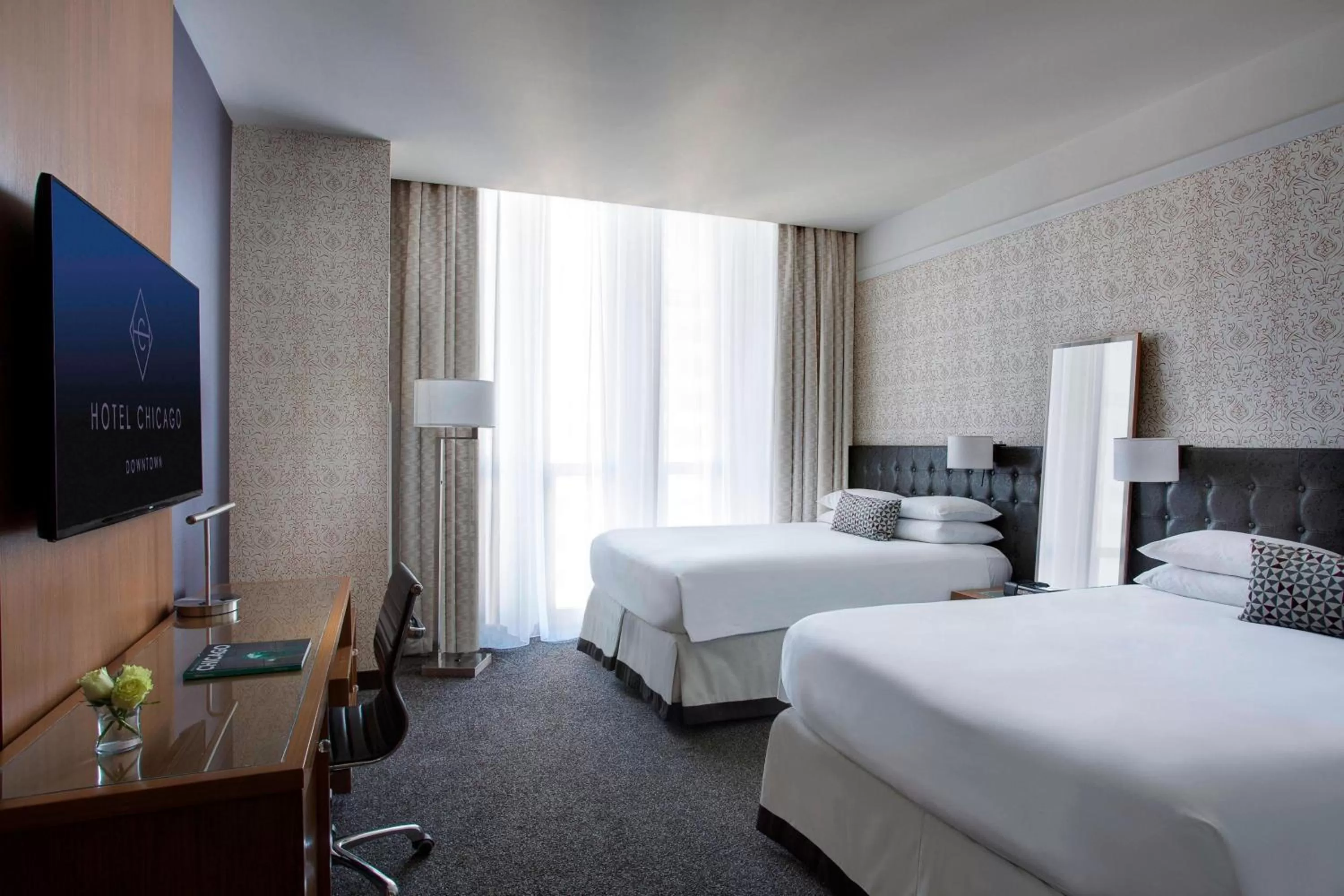 Guest room, 2 Double Beds in Hotel Chicago Downtown, Autograph Collection