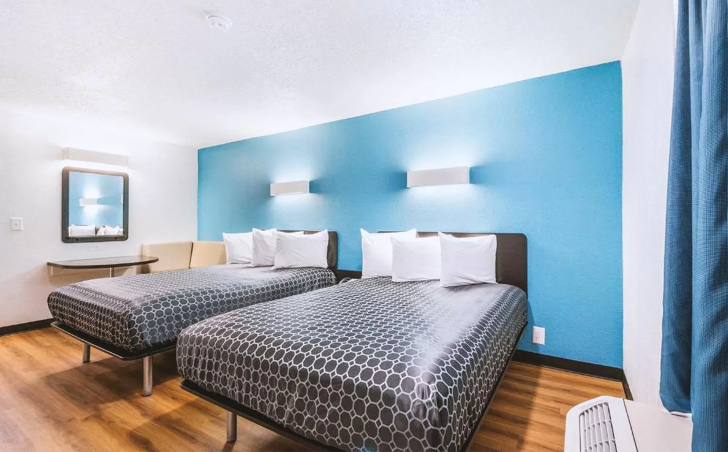 Queen Room with Two Queen Beds in Sky Palace Inn & Suites By Jasper Beeville
