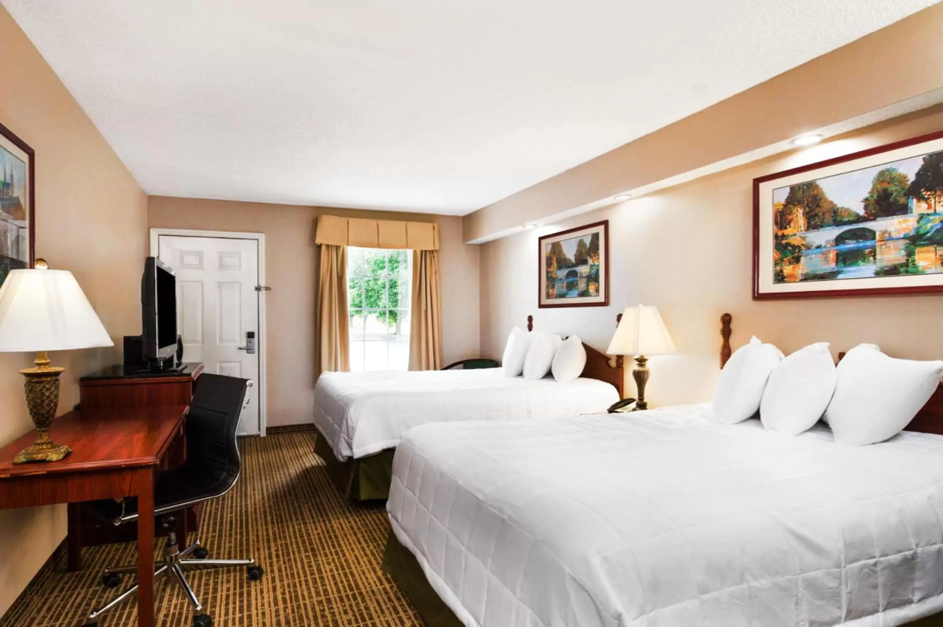 Double Room with Two Double Beds - Non-Smoking in Baymont by Wyndham Tullahoma