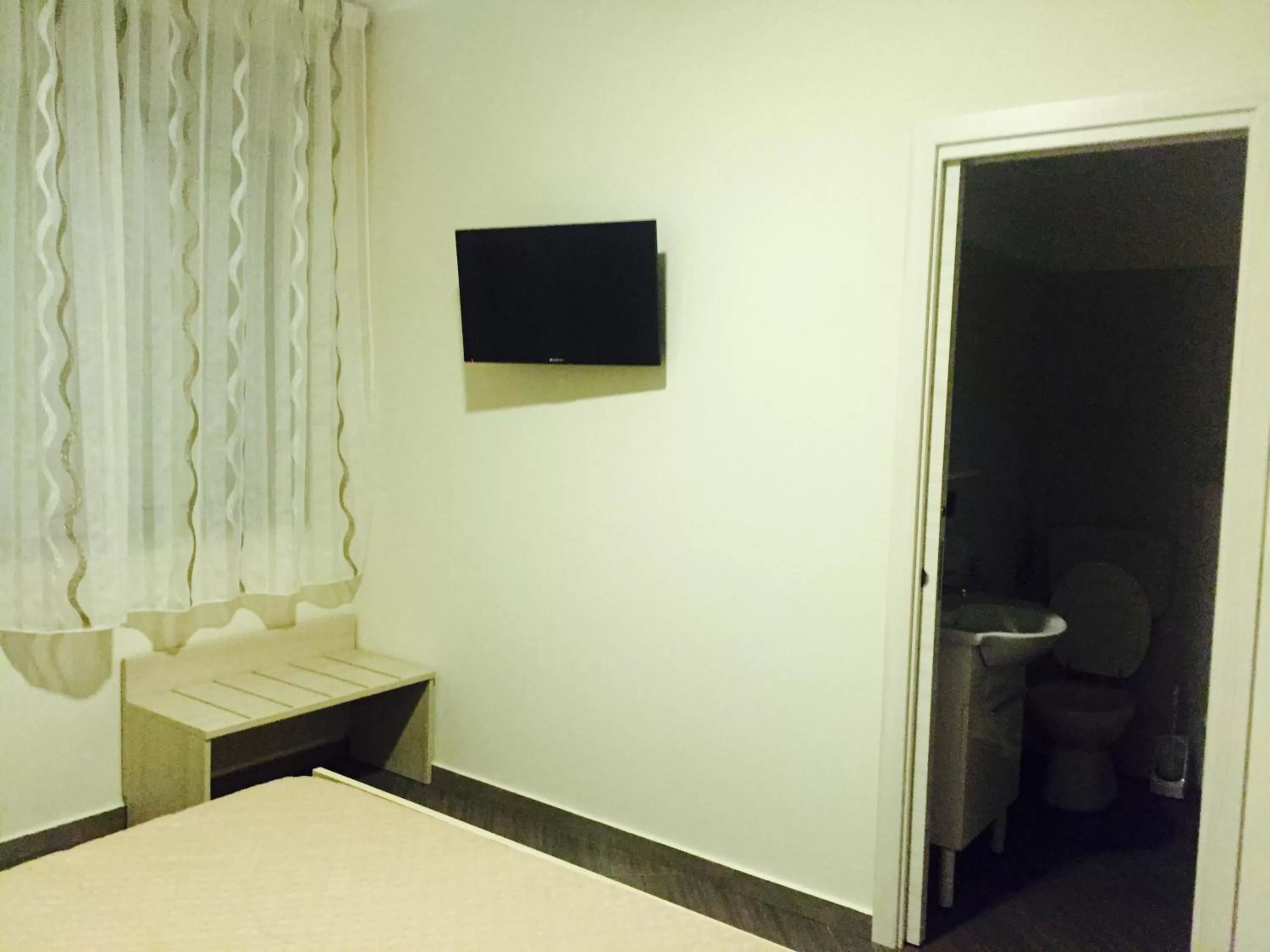 Double or Twin Room in Civico 83