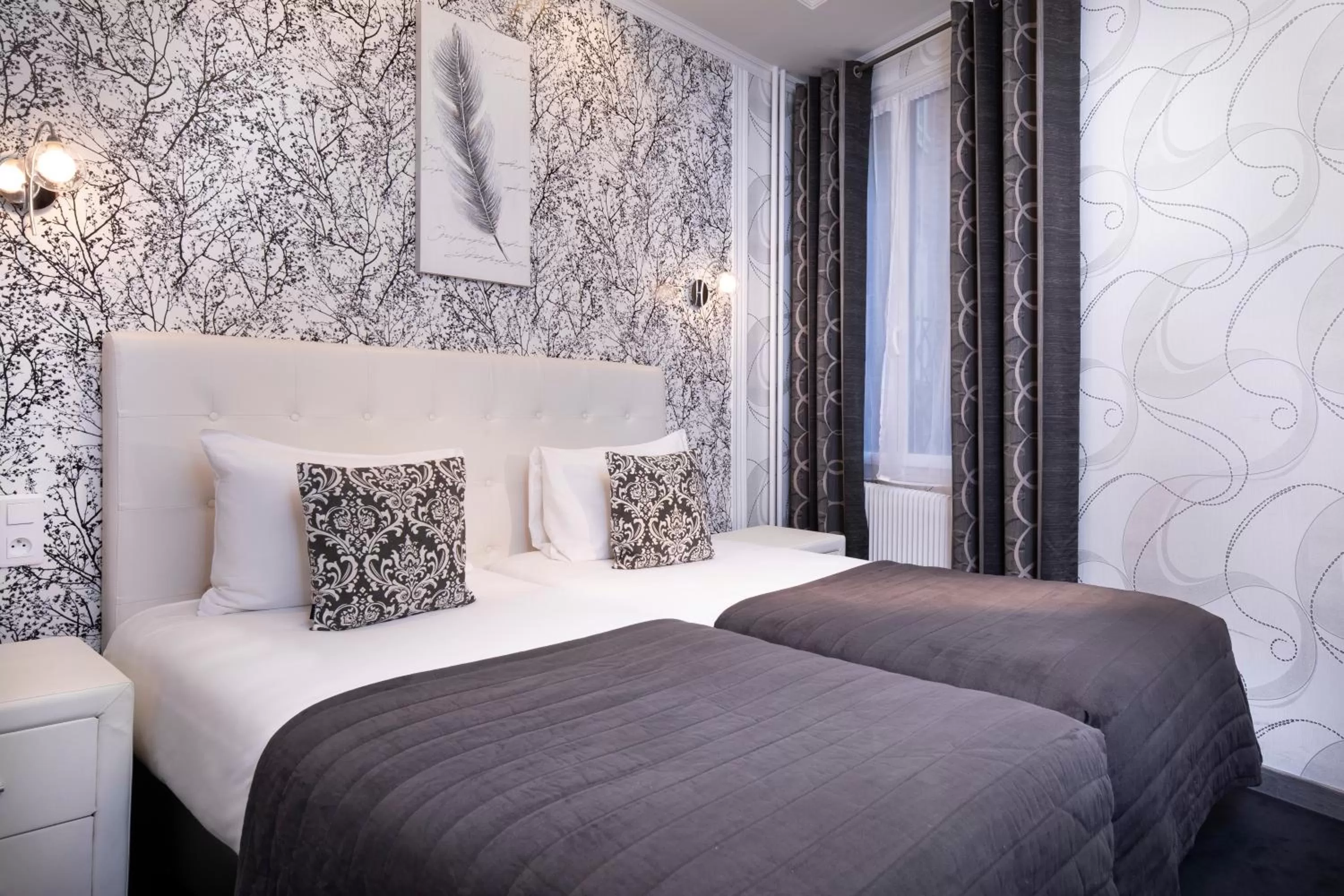 Twin Room in Hôtel de Genève