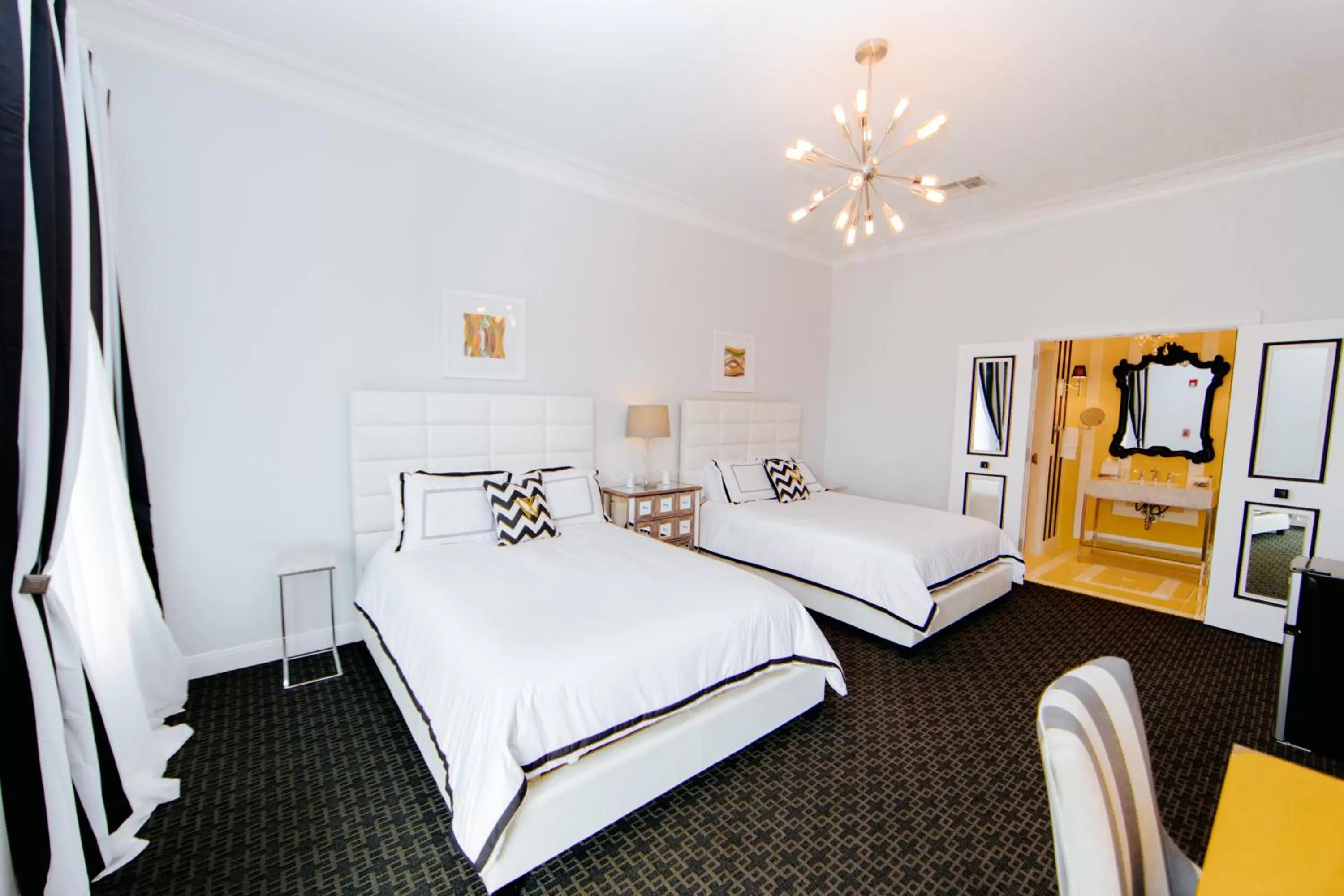 Queen Room with Two Queen Beds in The William Boerne