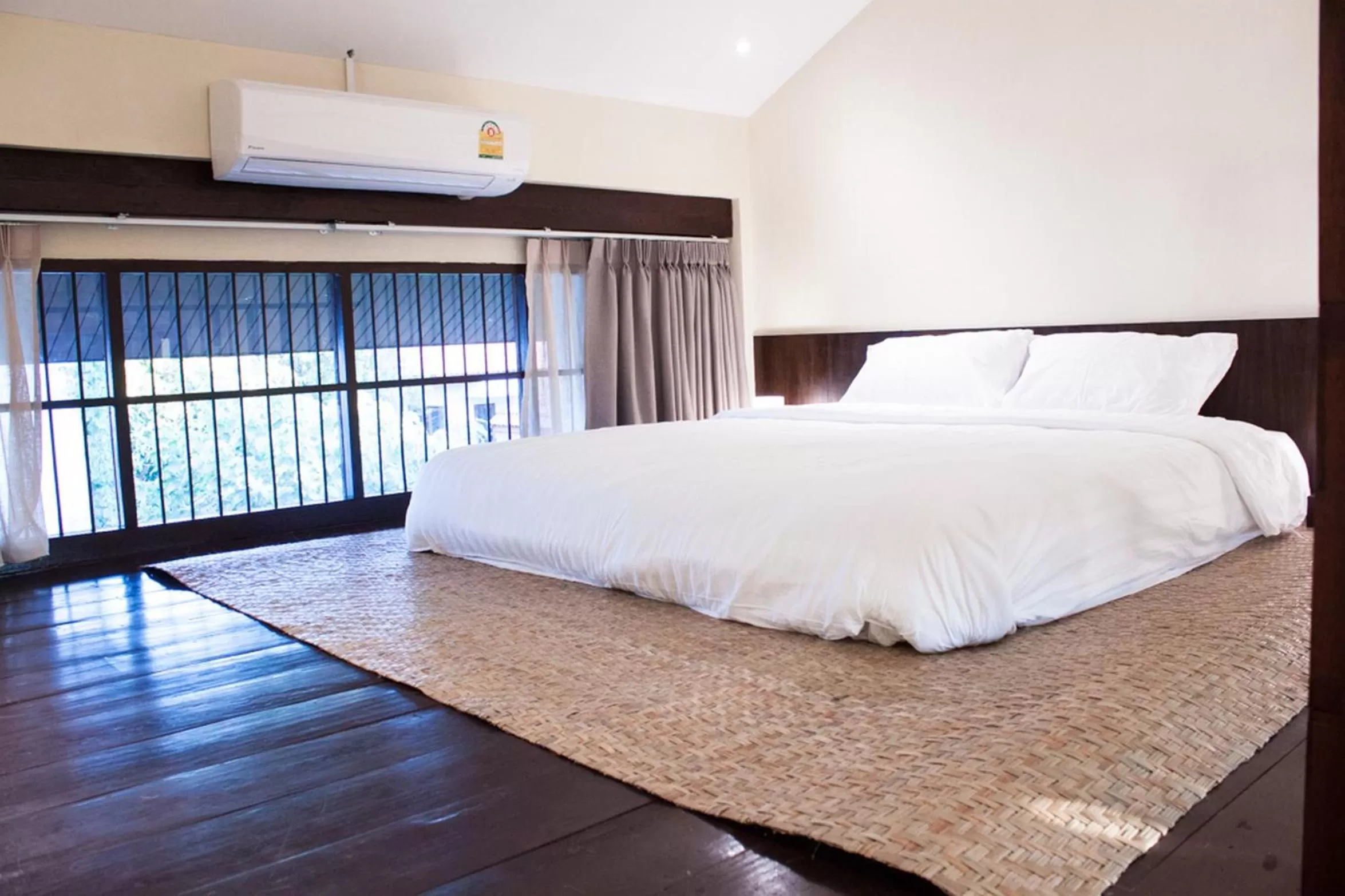 Deluxe Double Room in ONCE (upon a time) Chiang Mai Home