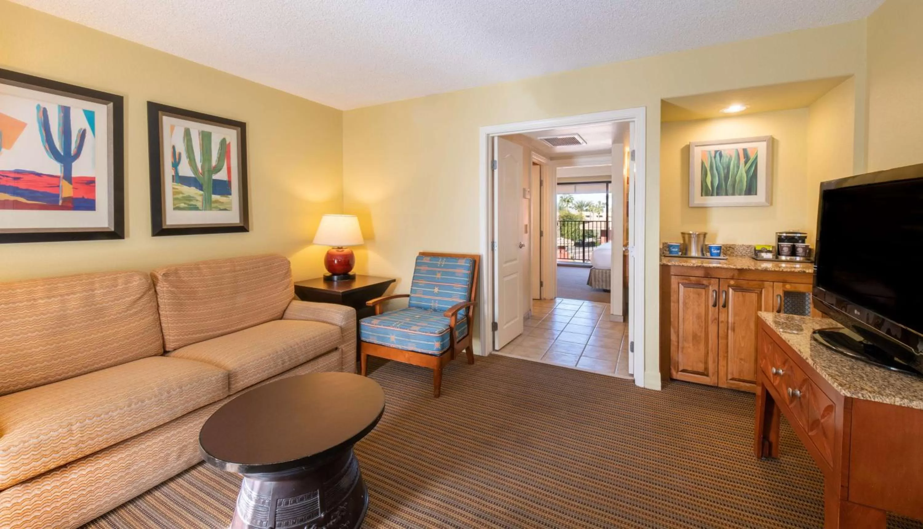 One-Bedroom King Suite in Hilton Phoenix Resort at the Peak