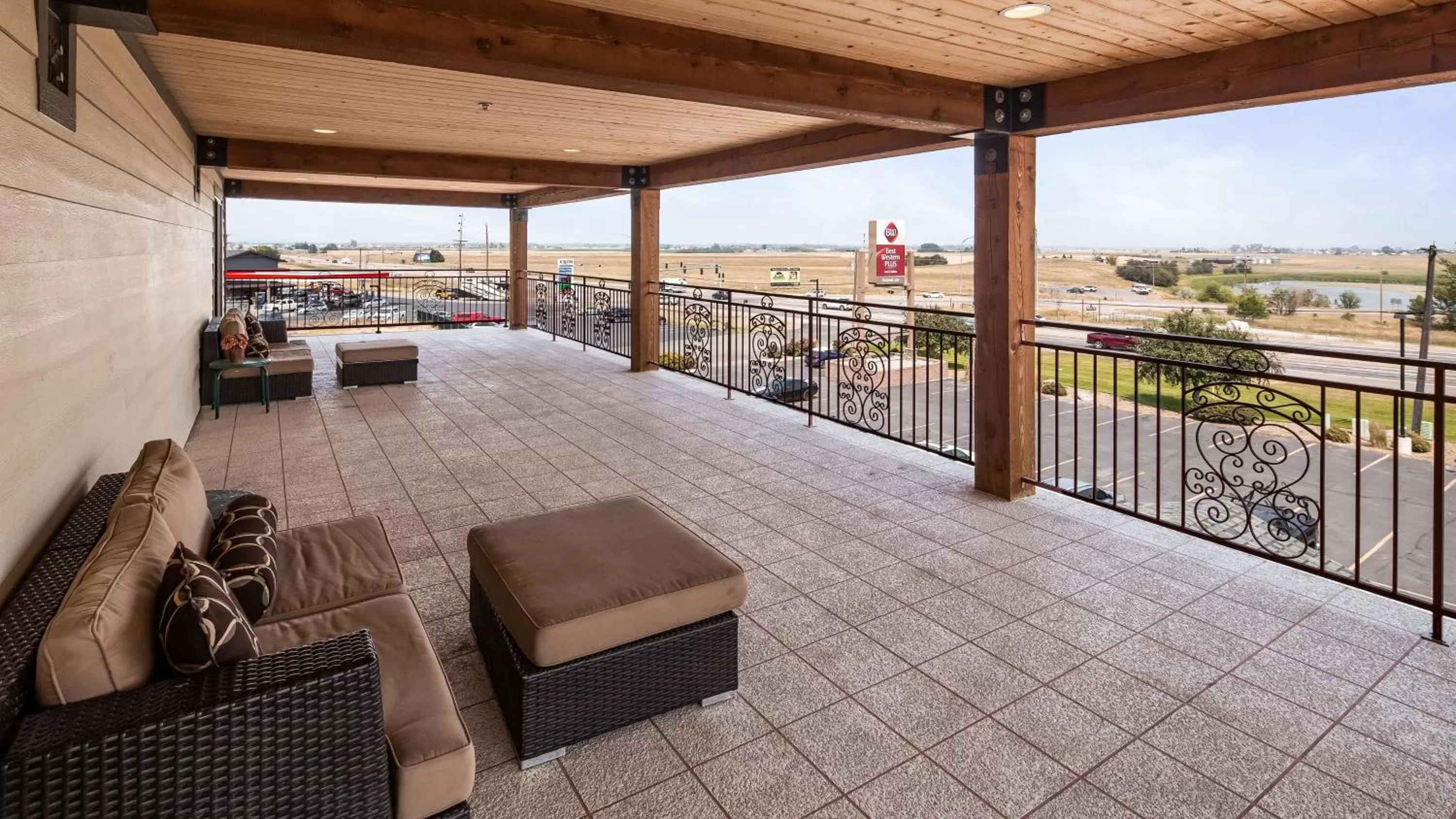 Honeymoon King Suite with Hot Tub - Non-Smoking in Best Western Plus Flathead Lake Inn and Suites