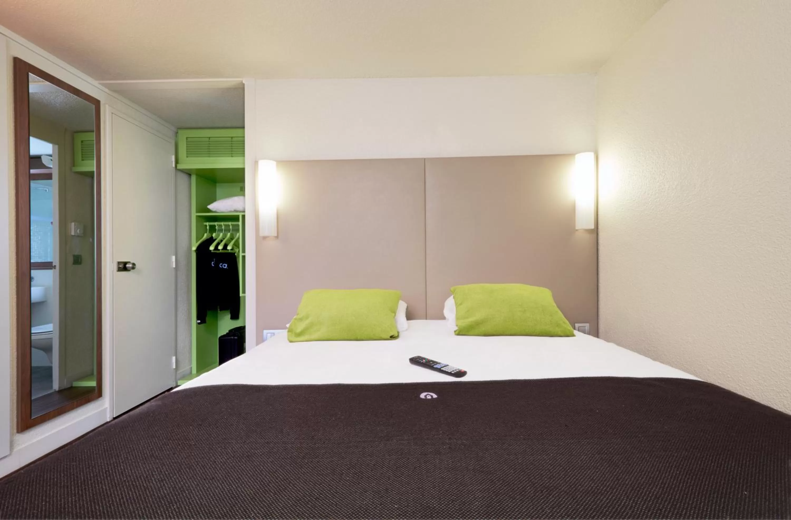 Standard Double Room in Campanile Chalon sur Saône