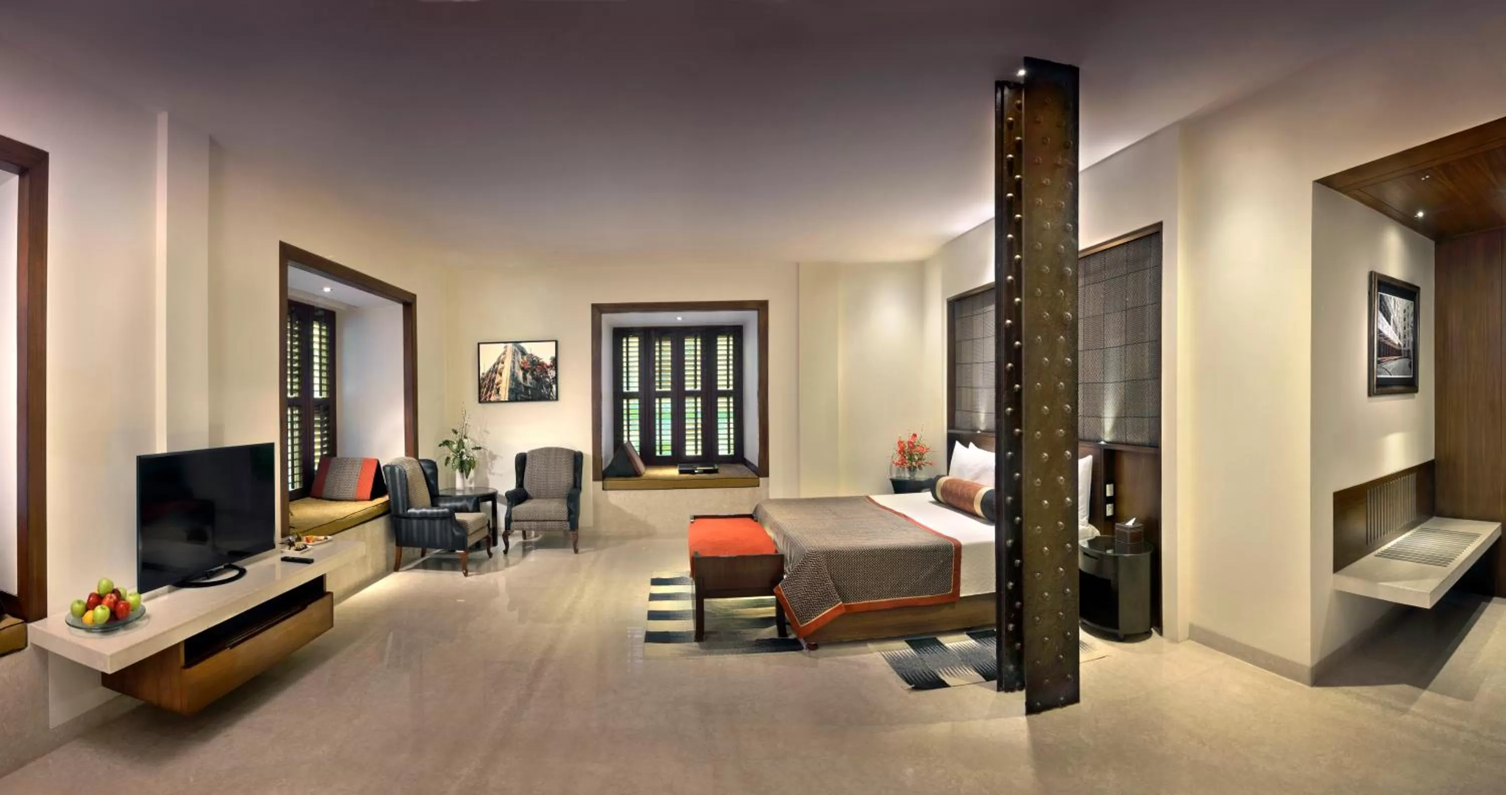  Edwardian Suite with Club Lounge Access with Tea/Coffee Service along with cookies at Tea lounge, Cocktail Hours (Timings – 1730 Hrs – 1900 Hrs) and book with Club lounge and get Airport Pick up or Drop at a discounted price in The Lalit Great Eastern Kolkata