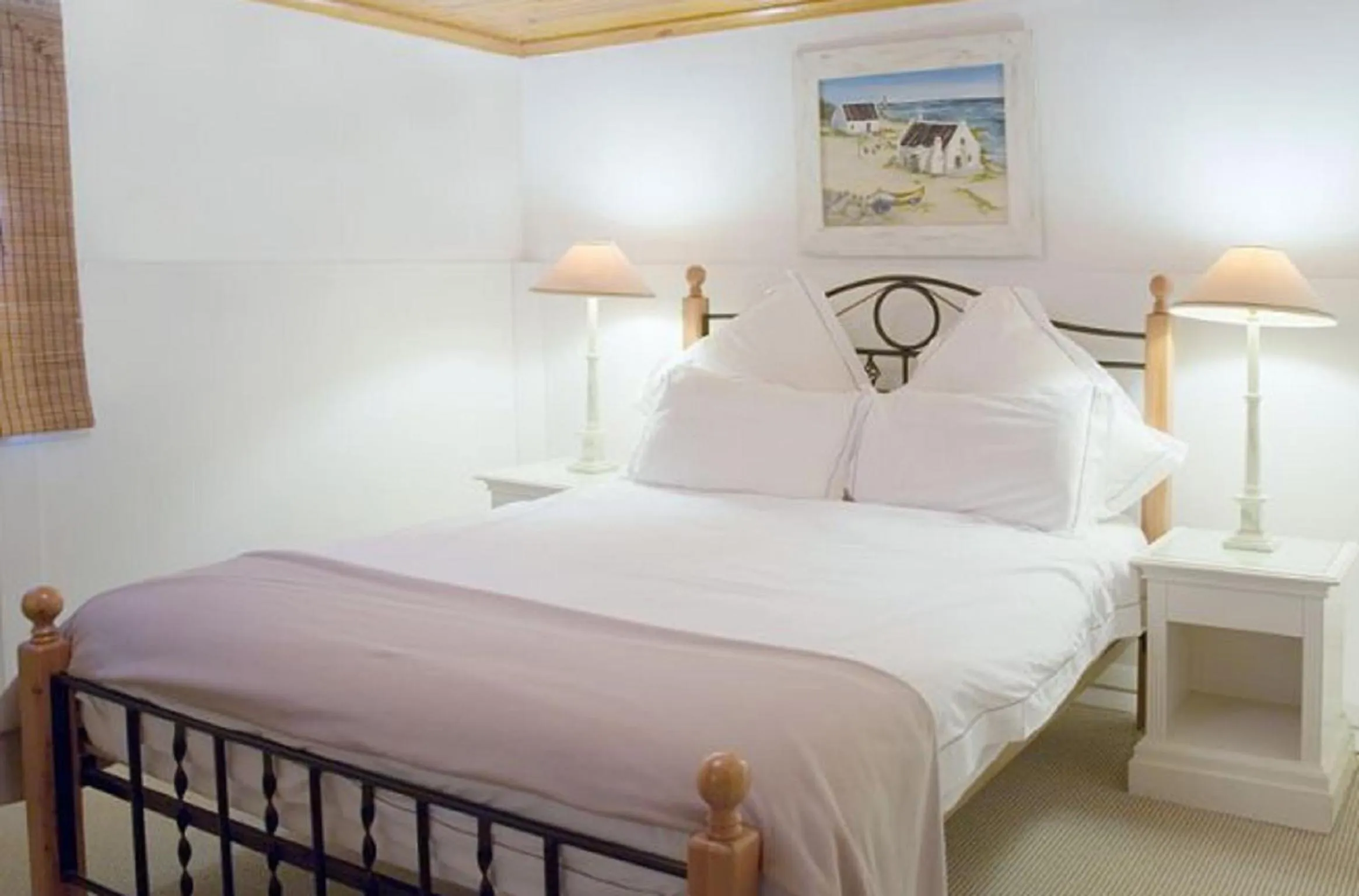 Apartment with Pool View  - single occupancy in Brenwin Guest House