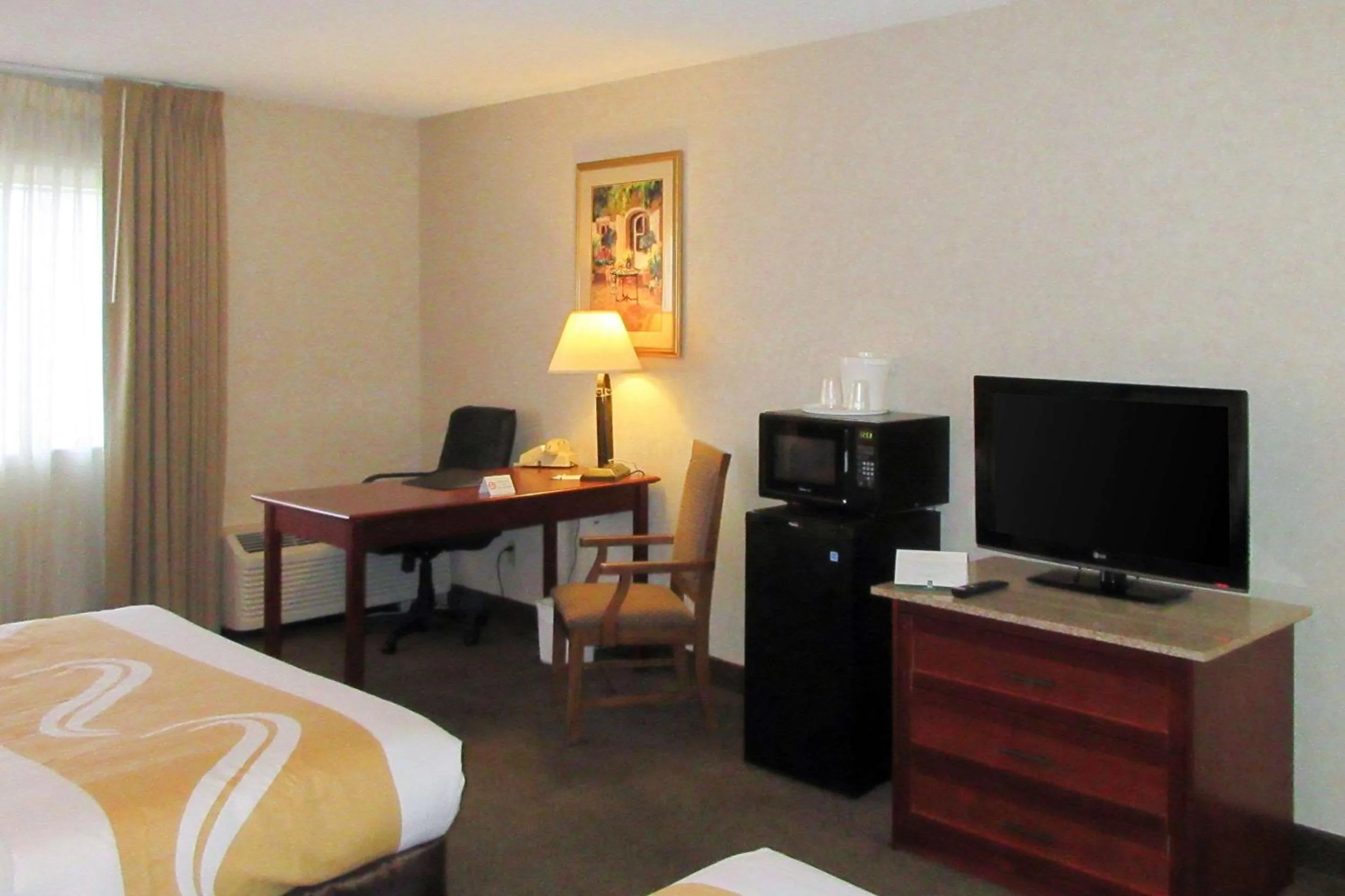 Queen Room with Two Queen Beds - Non-Smoking in Quality Inn & Suites Downtown - University Area