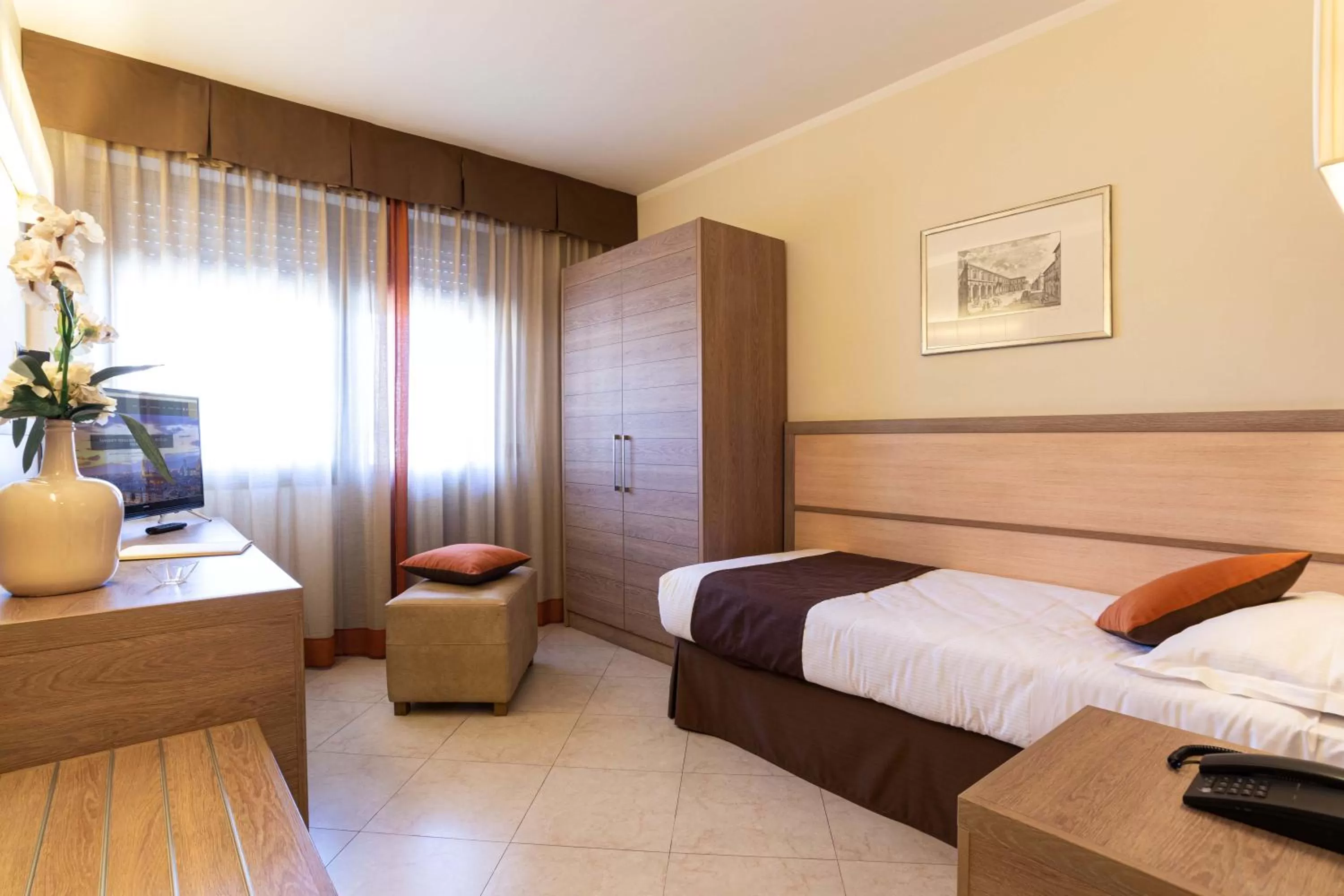 Single Room in NilHotel Florence