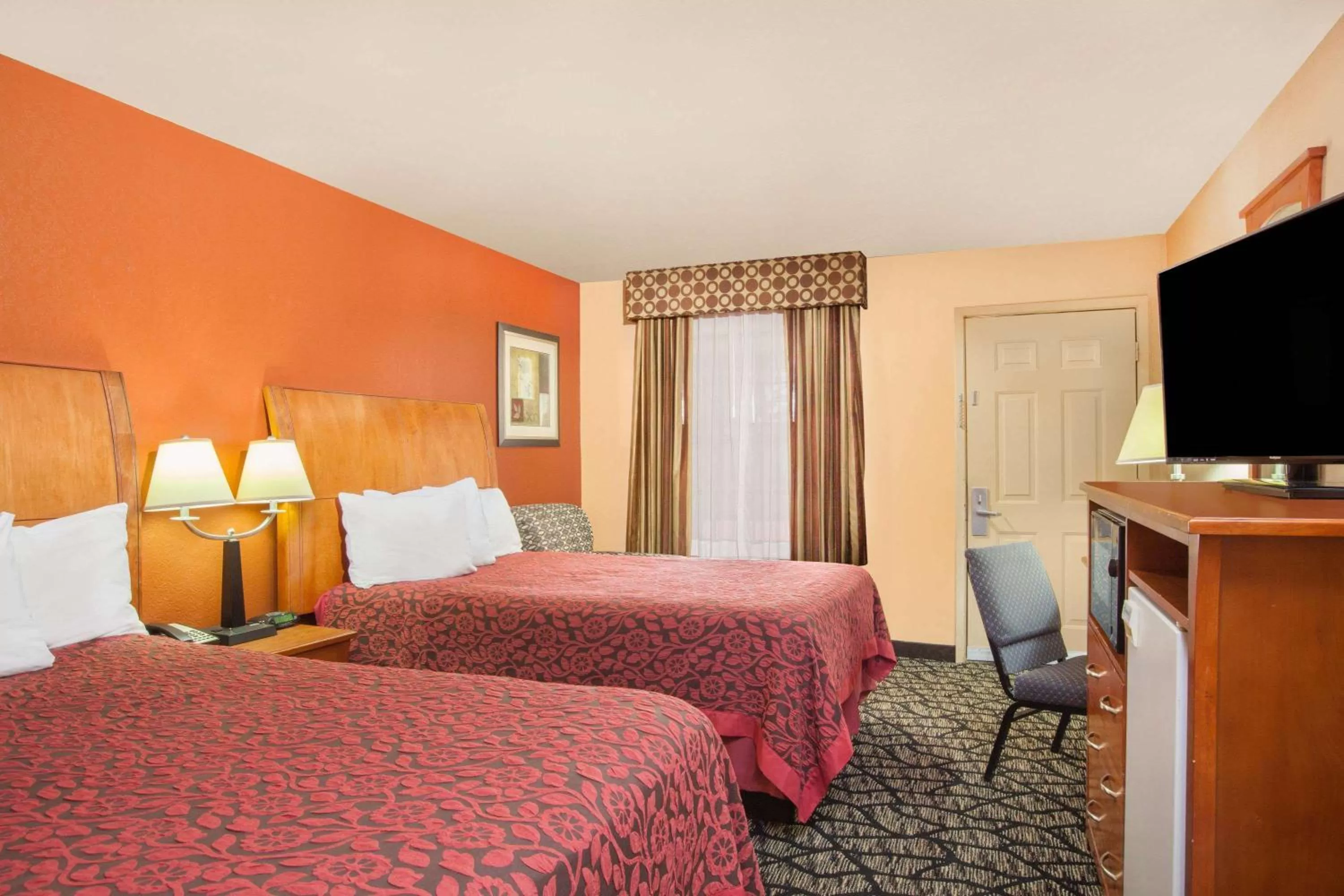 Double Room with Two Double Beds - Smoking in Days Inn by Wyndham Centerville