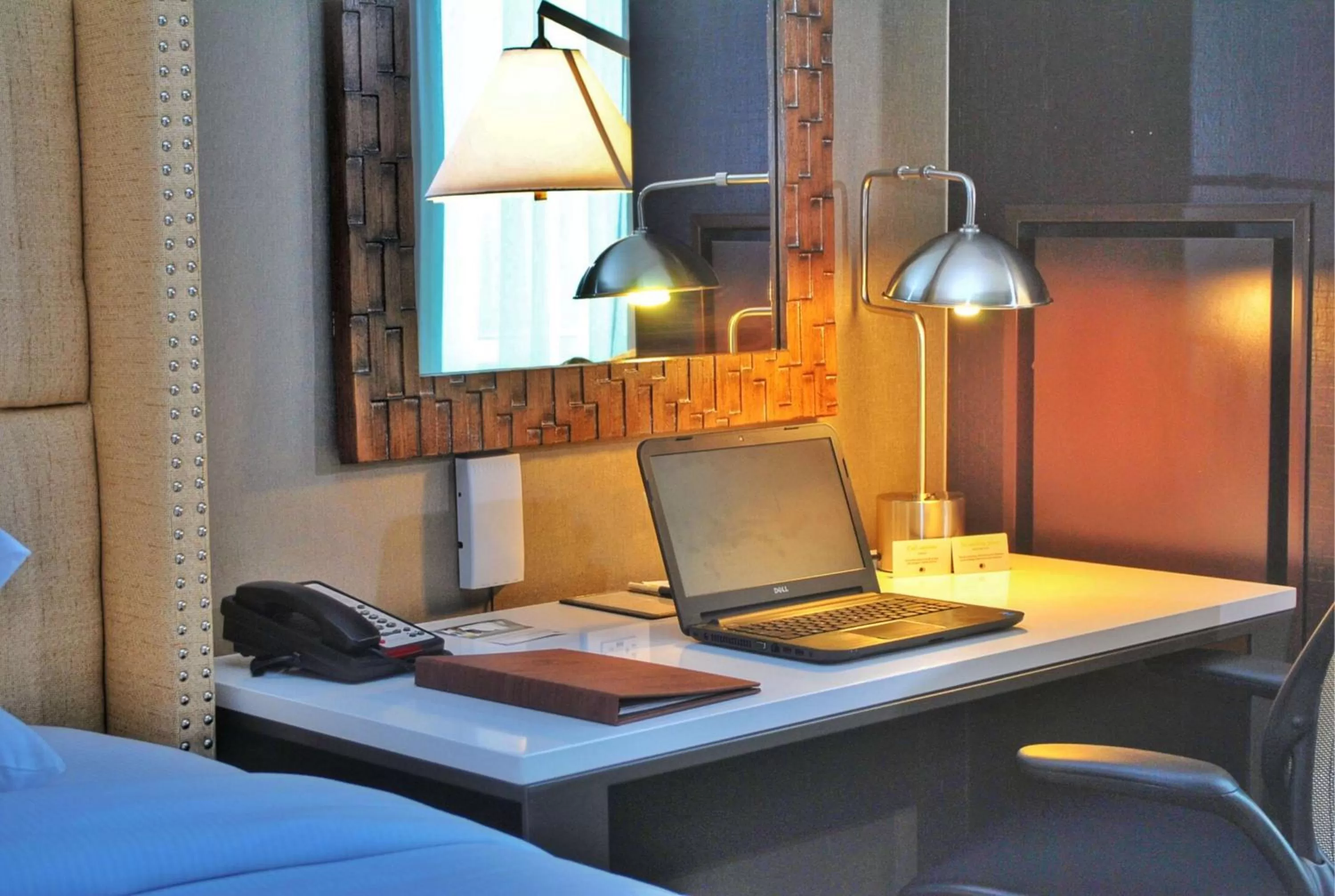 King room - Disability Access Hearing Accessible in DoubleTree by Hilton Hotel Reading