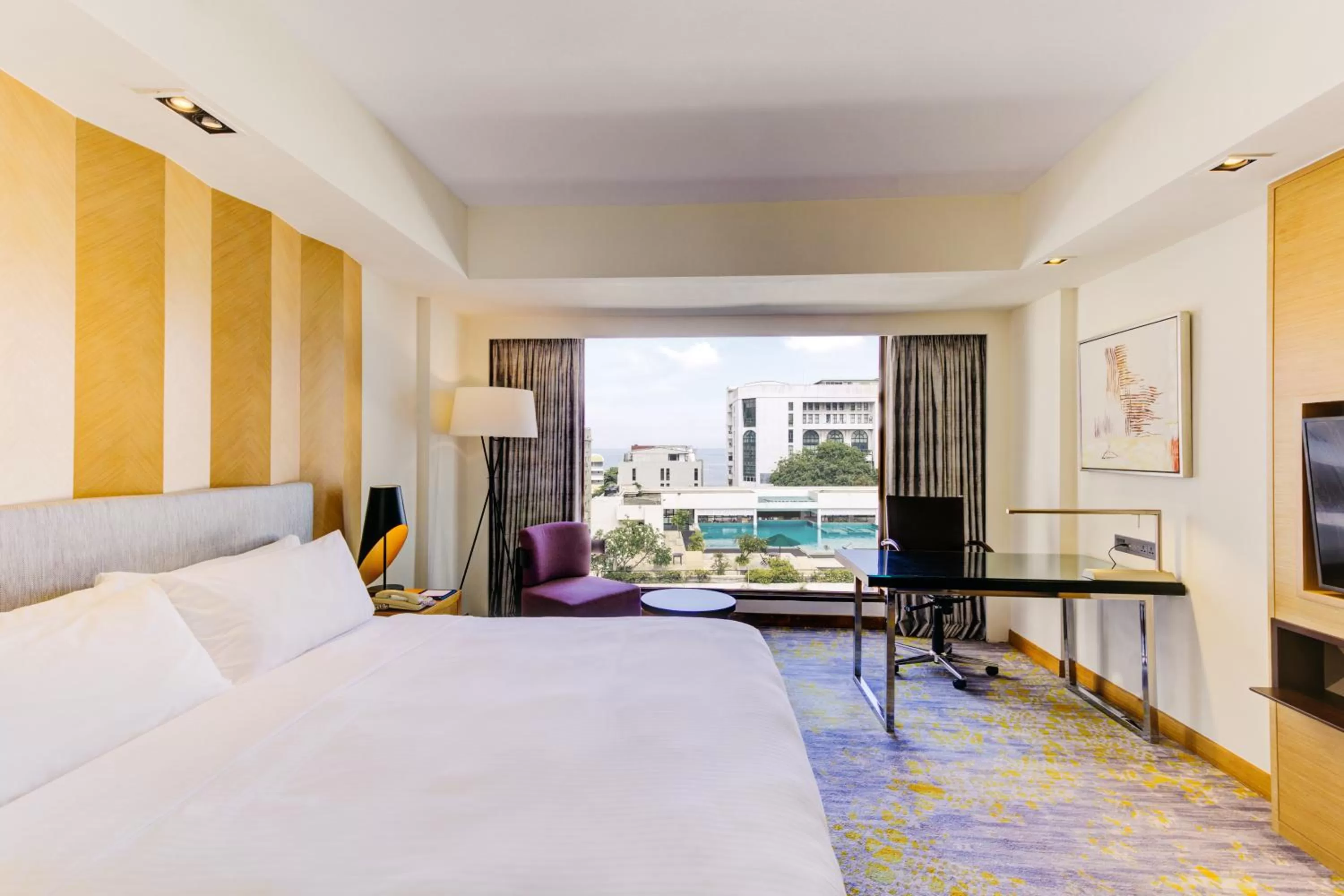 Premium King Room in Cinnamon Grand Colombo