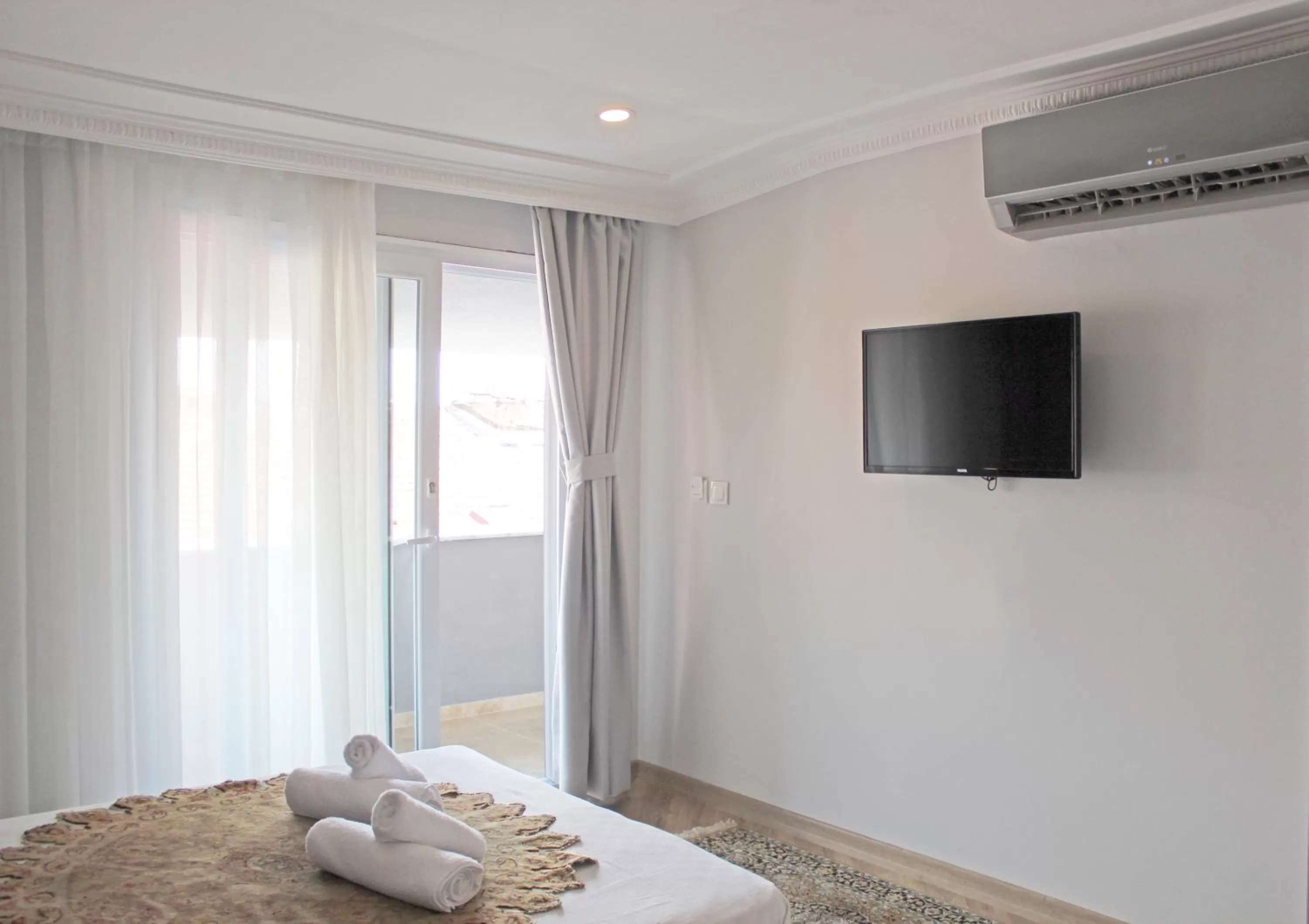 Double Room with Balcony and Sea View in Good Night Hotel Istanbul