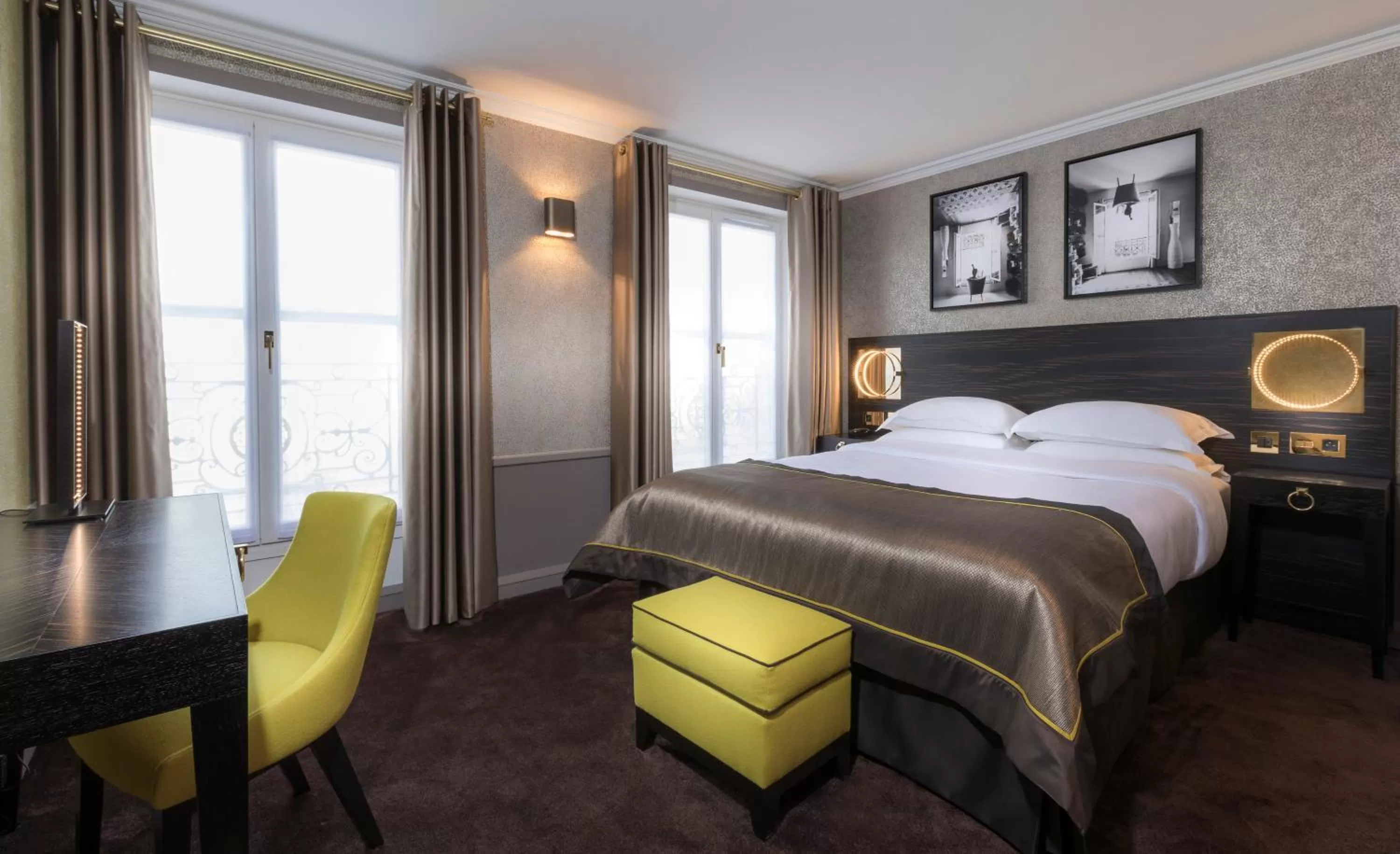 Two Connecting Double Rooms with Terrace in Vendôme Opera Hotel