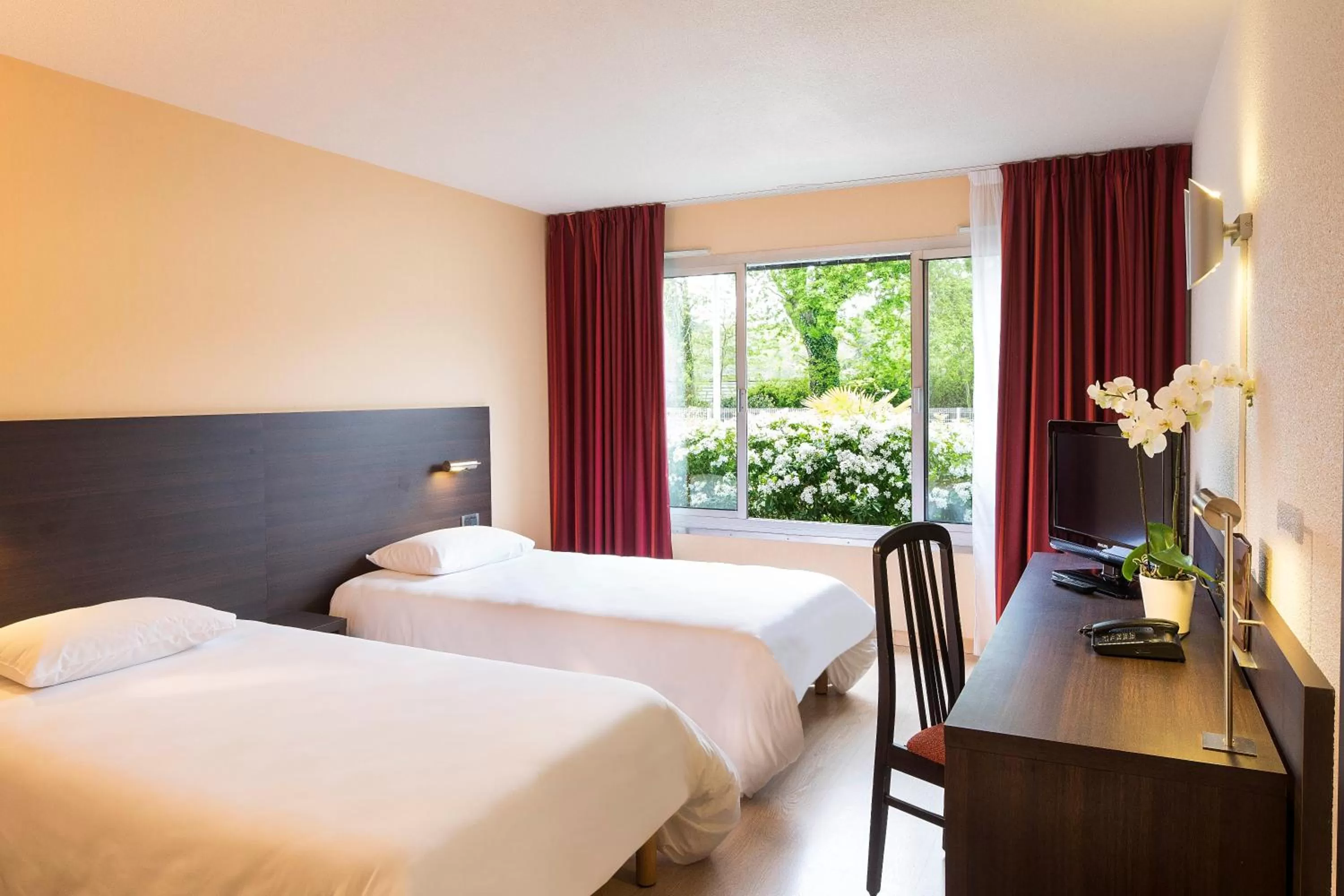 Comfort Twin Room in Oceania Quimper