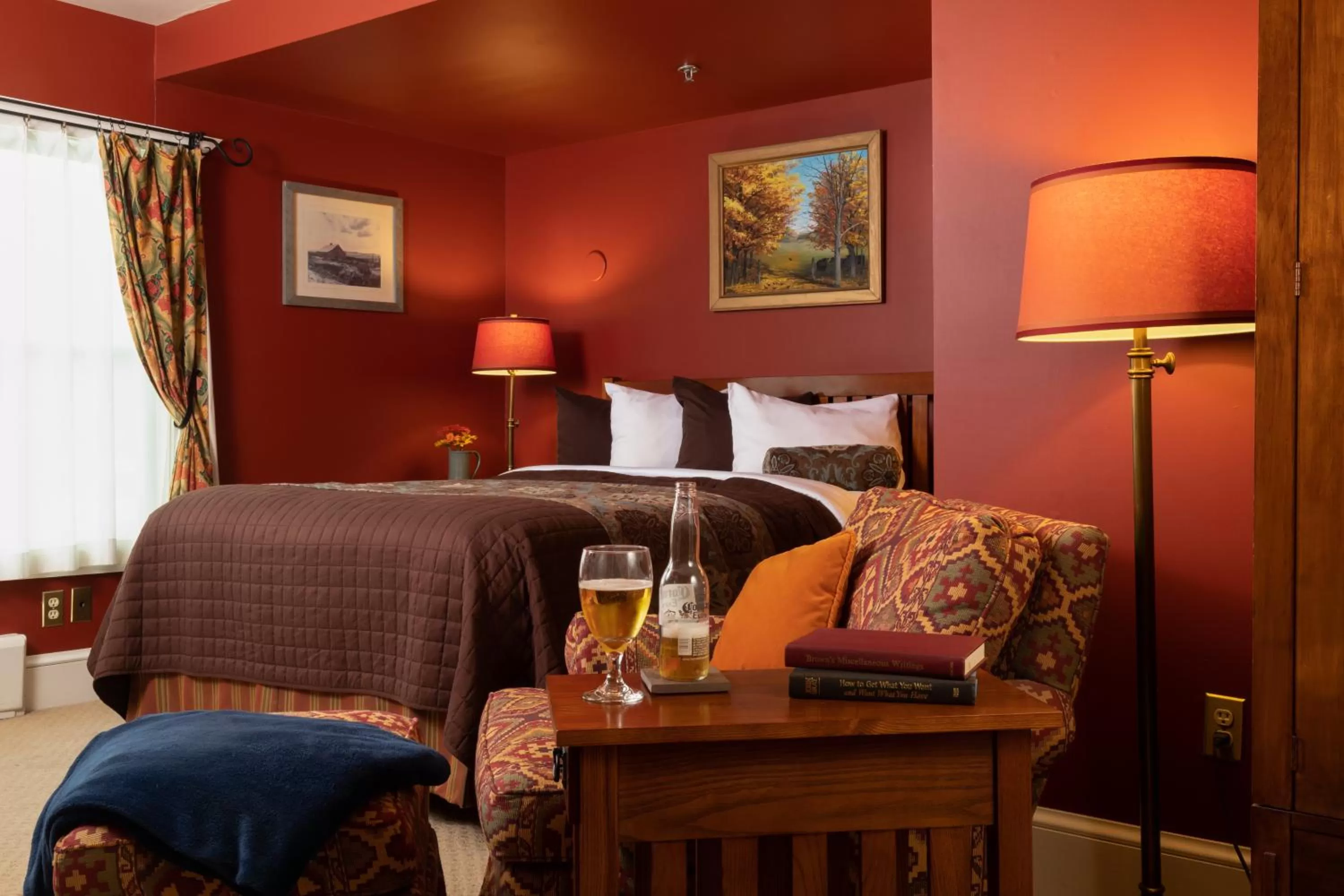 Queen Suite with Spa Bath in Lake Pointe Inn