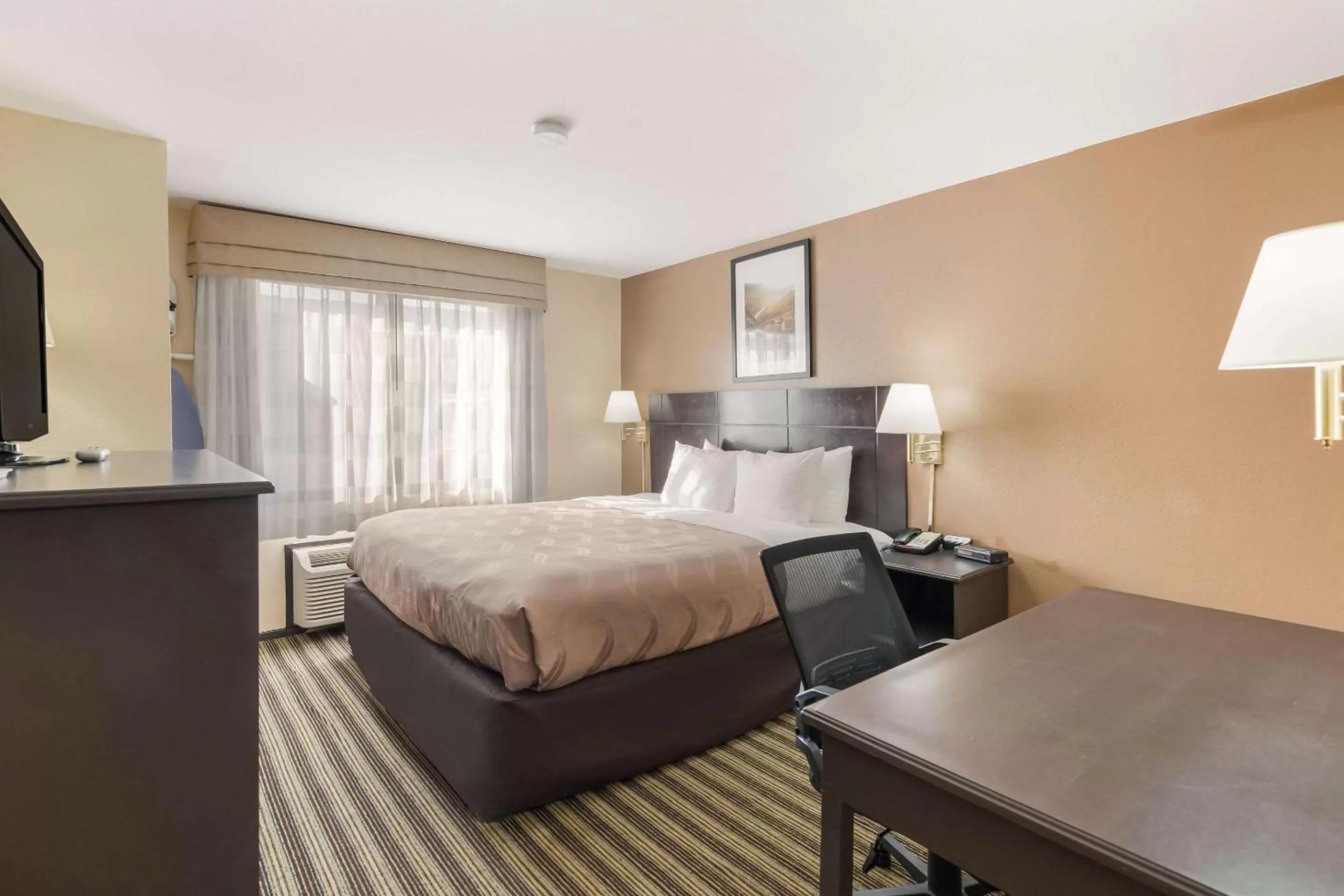 King Room - Non-Smoking in Quality Inn Clovis