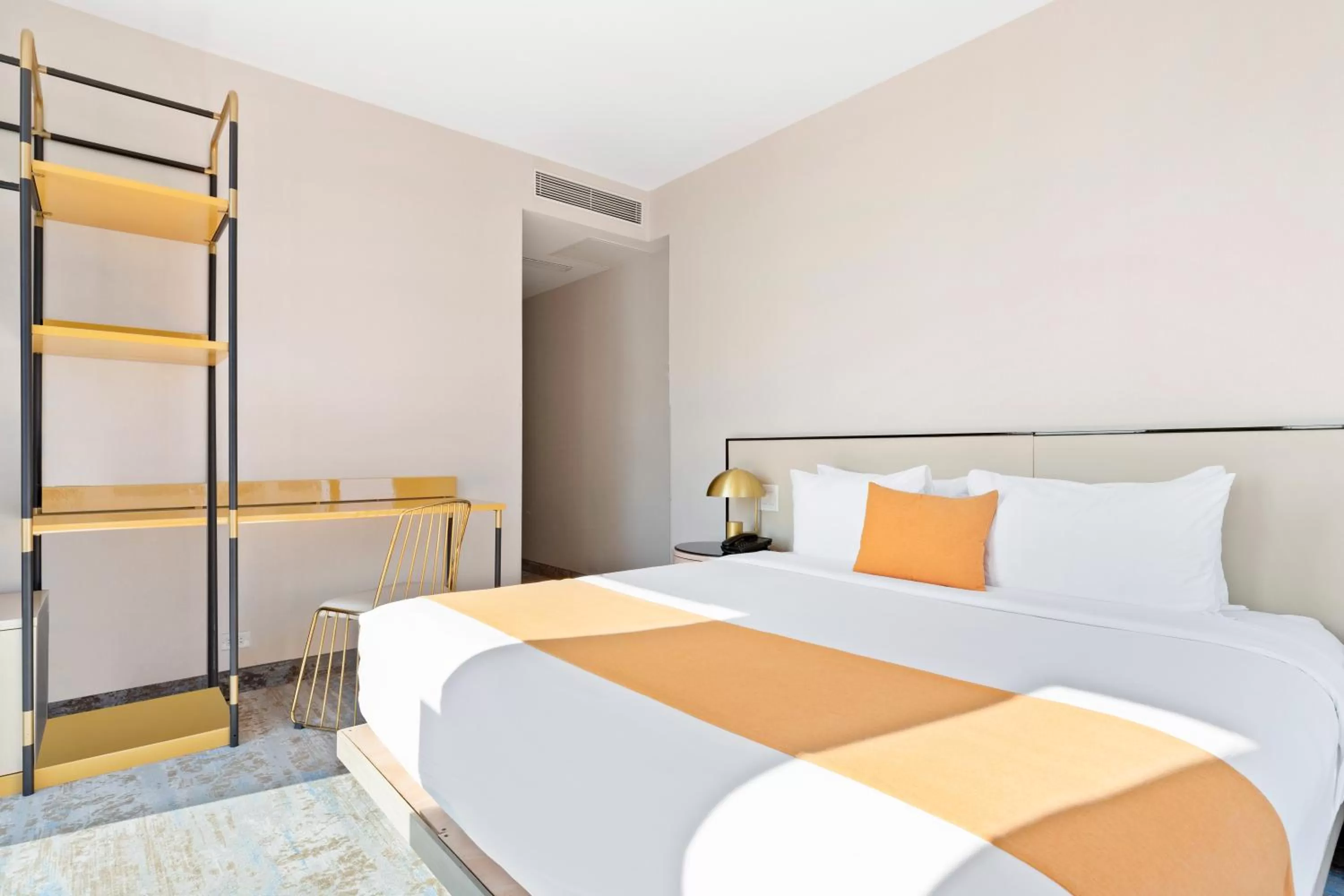 Deluxe Accessible King in The Parc Hotel