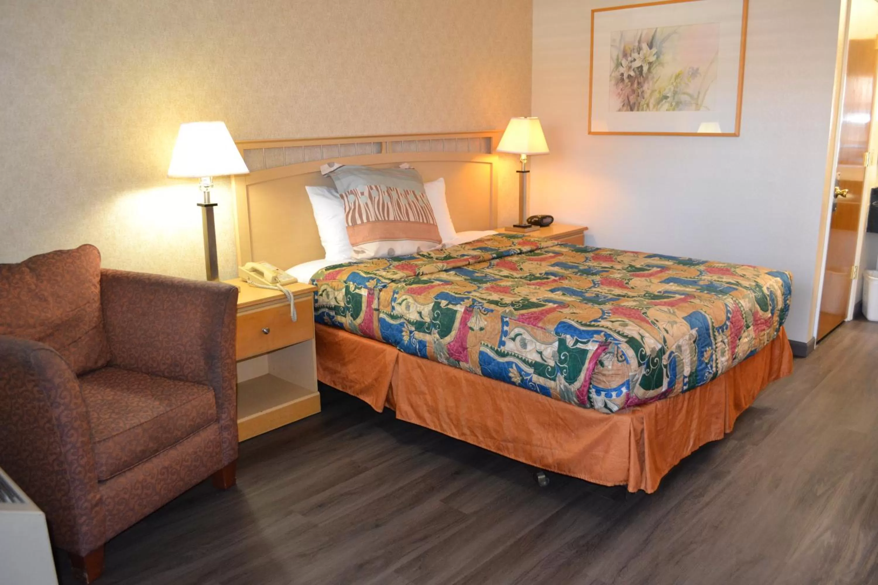 Queen Room - Smoking in Valley Inn San Jose