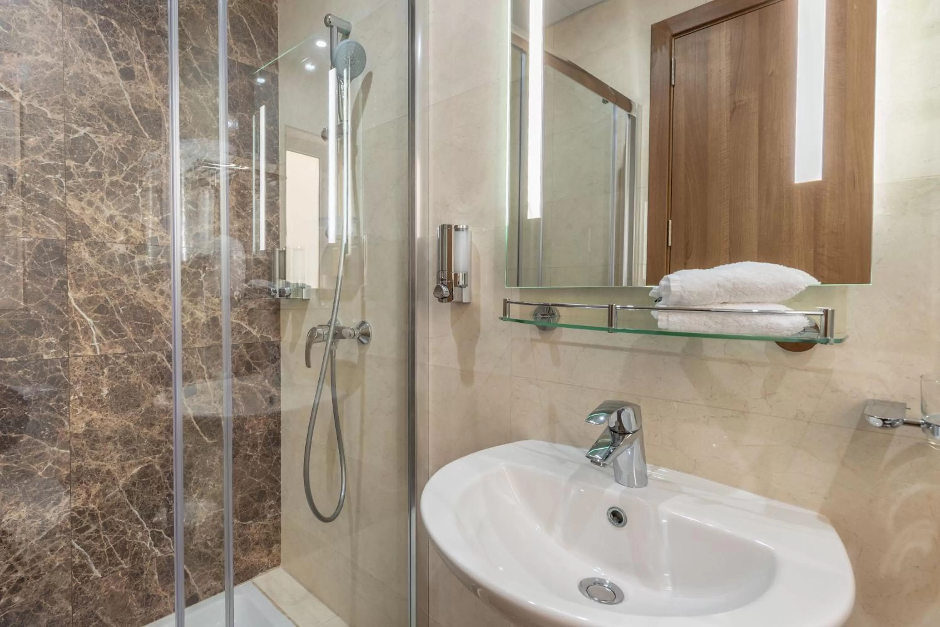 Quadruple Room in Dun Gorg Guest House