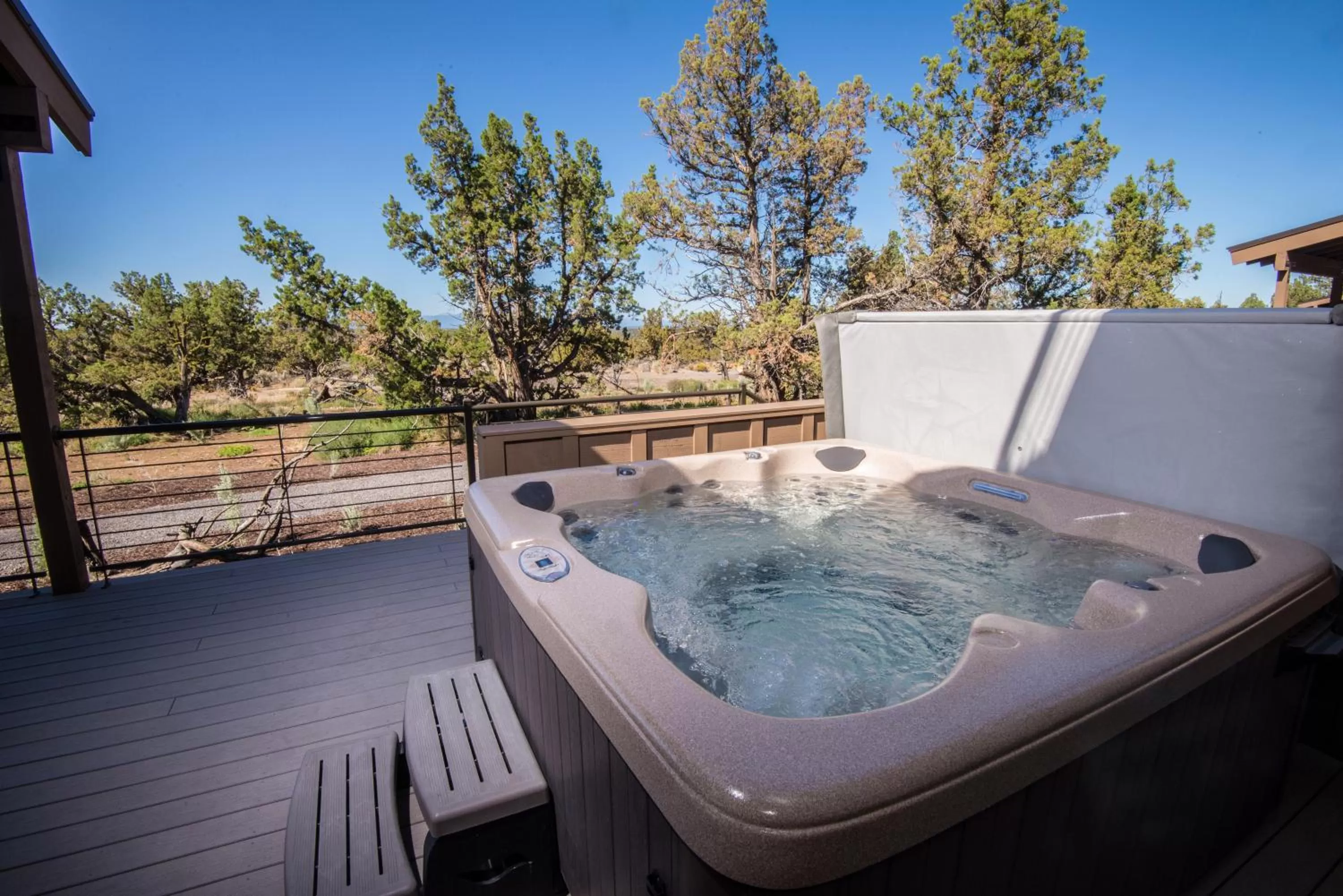 Two-Bedroom Cabin with Hot Tub in Brasada Ranch