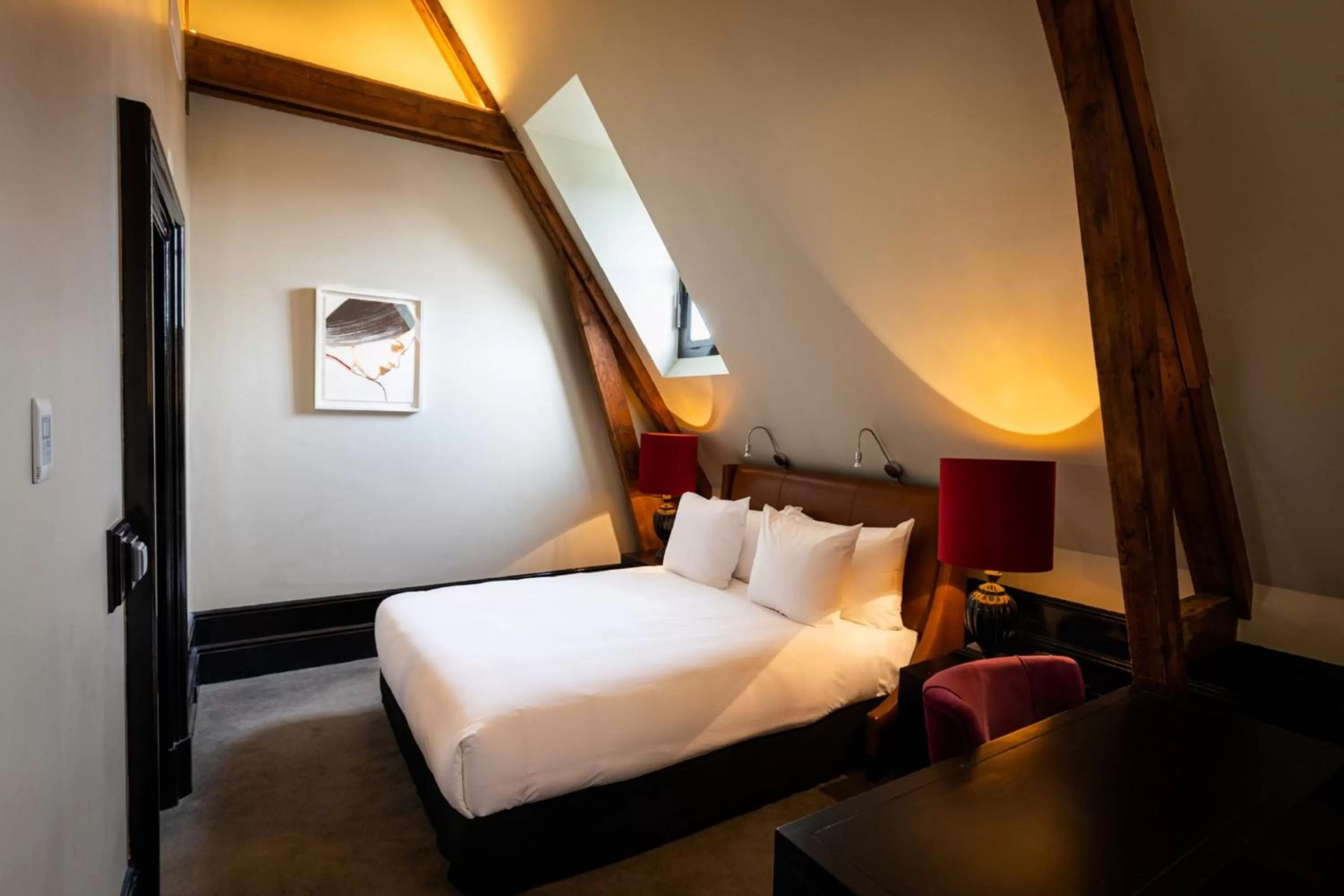 Deluxe Queen Room with City View in The College Hotel Amsterdam, Autograph Collection