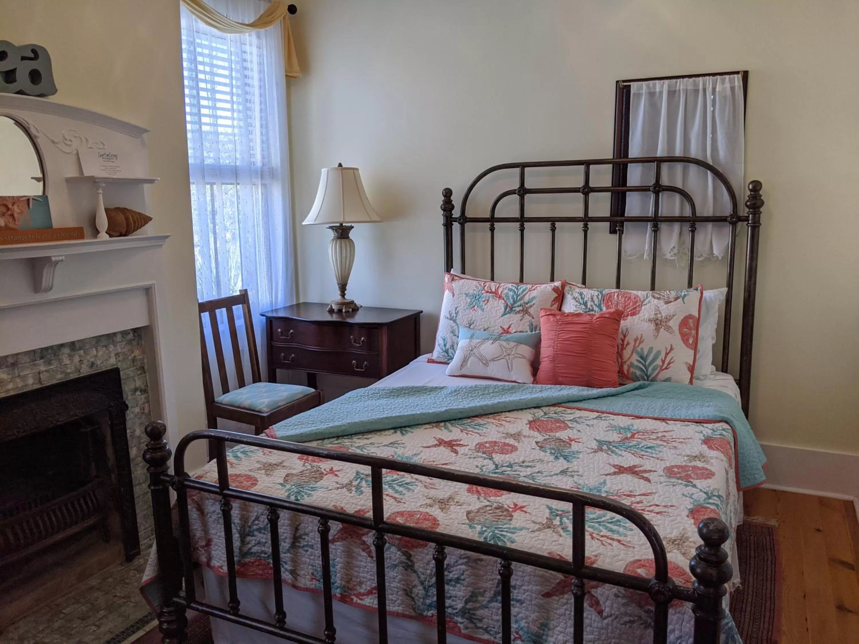 Queen Room in Surf Song Bed & Breakfast