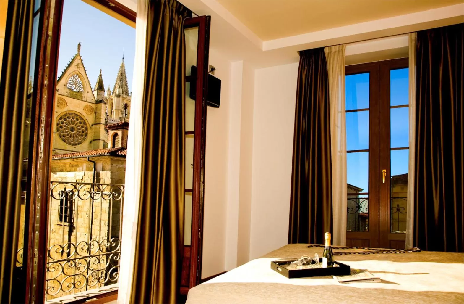 Double Room (Romantic Offer) in Hotel Spa QH Centro León