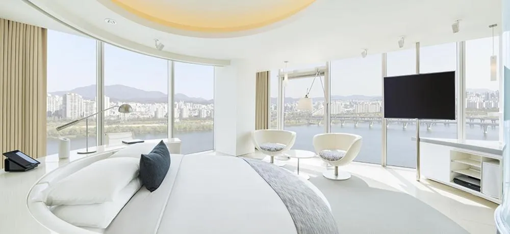Junior Corner Suite with River View in Vista Walkerhill Seoul - formerly W Seoul