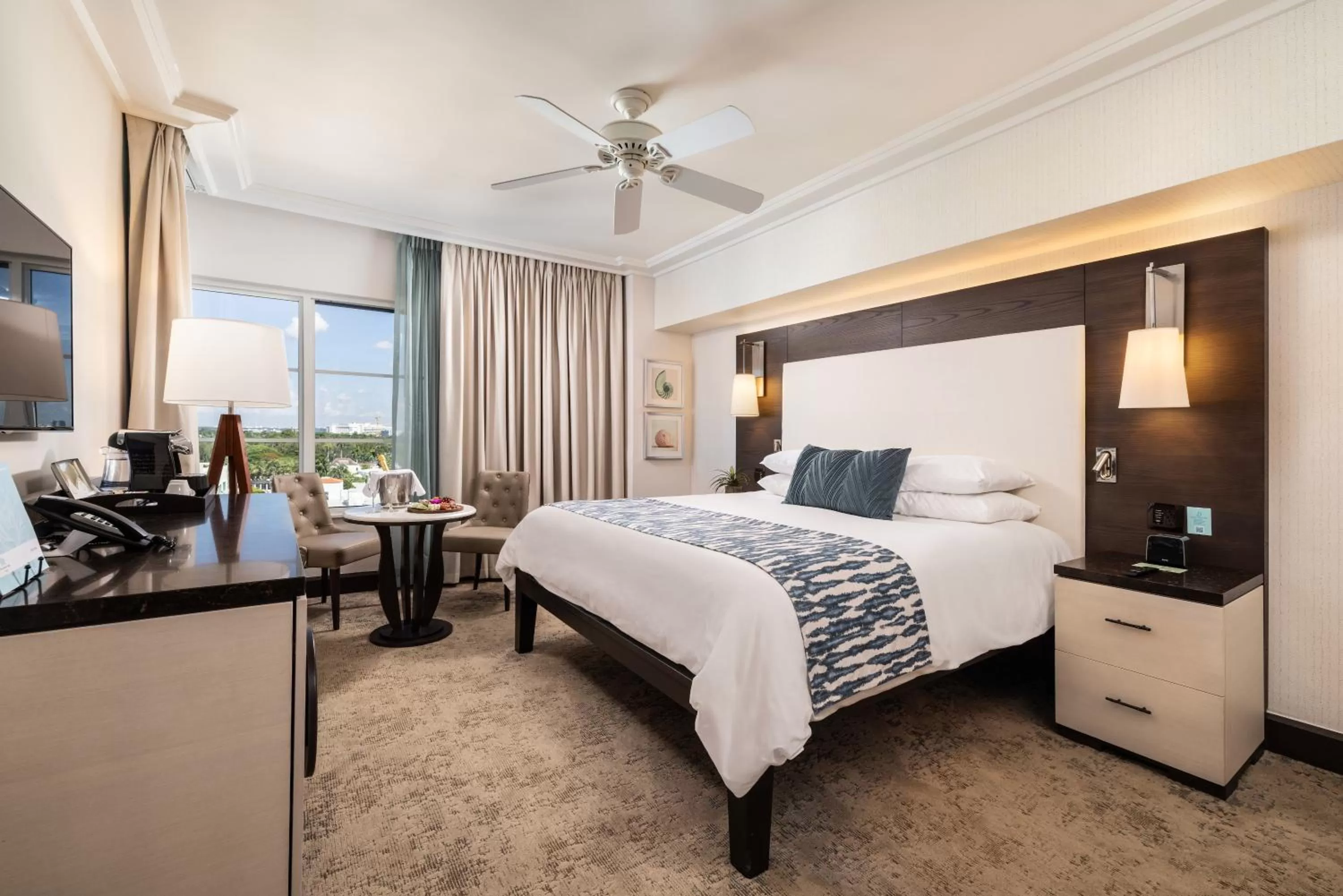 Superior City View 1 King Bed in The Palms Hotel & Spa