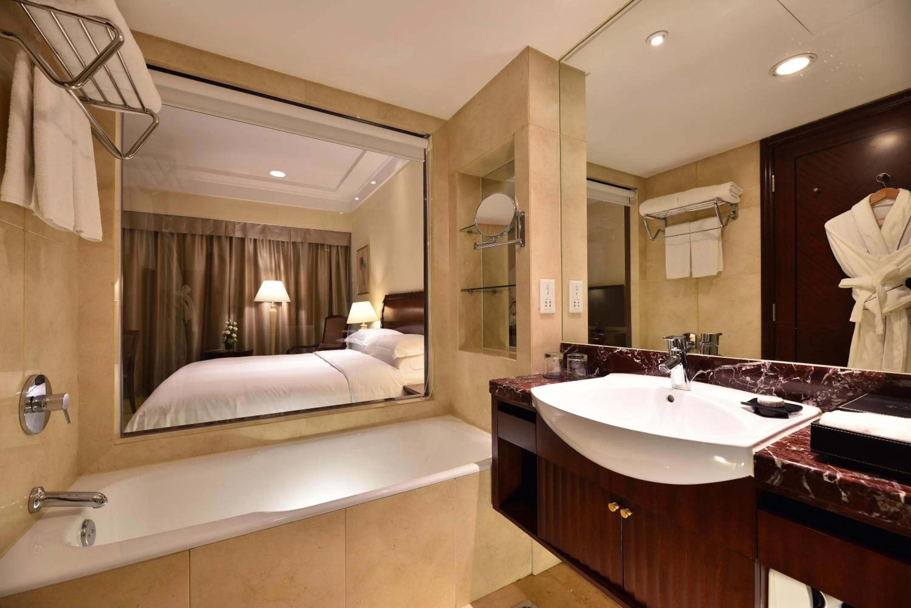 Club Double Room in Hotel Equatorial Shanghai