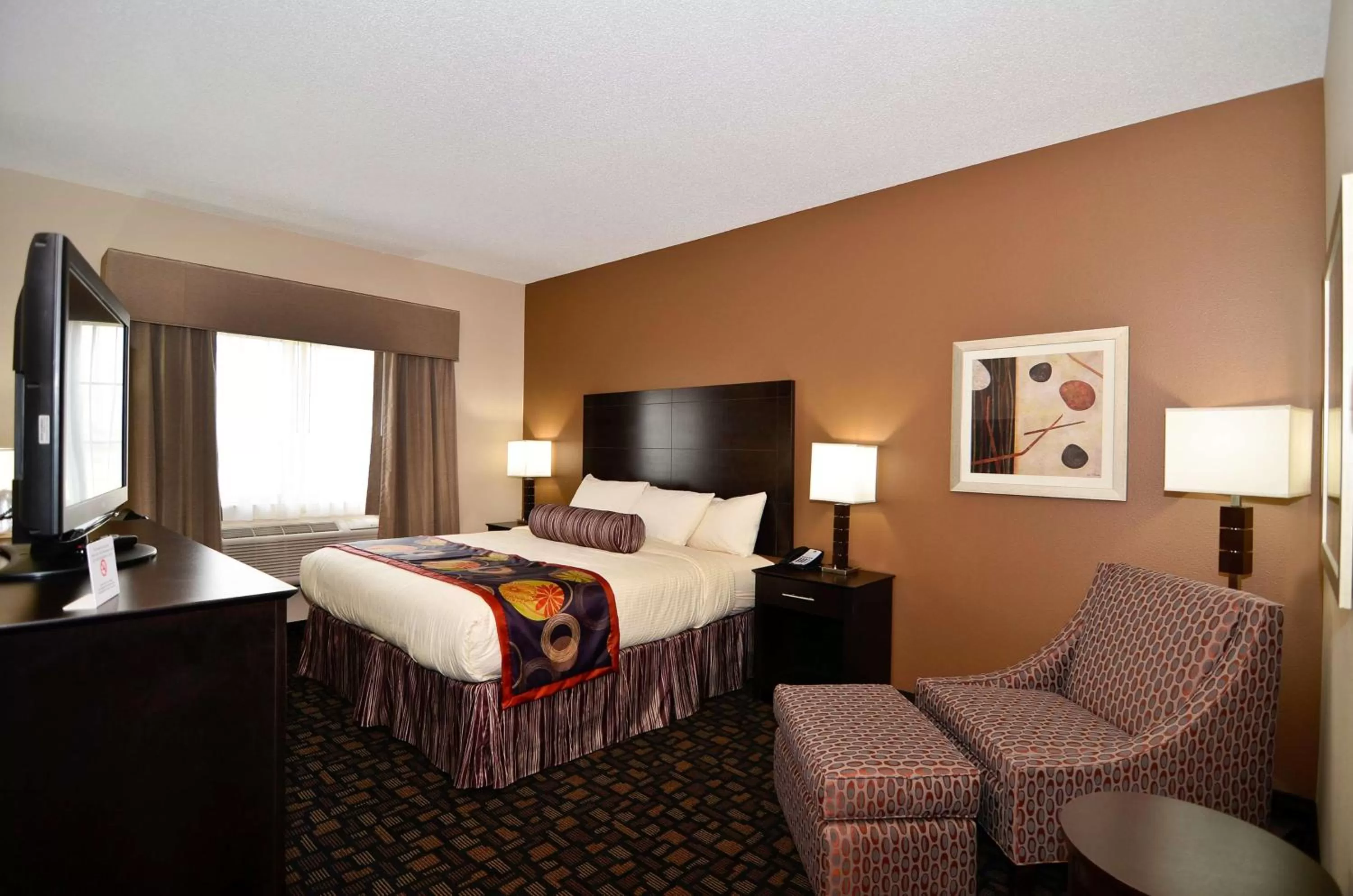 King Suite with Spa Bath - Non-Smoking in Best Western Plover-Stevens Point Hotel & Conference Center