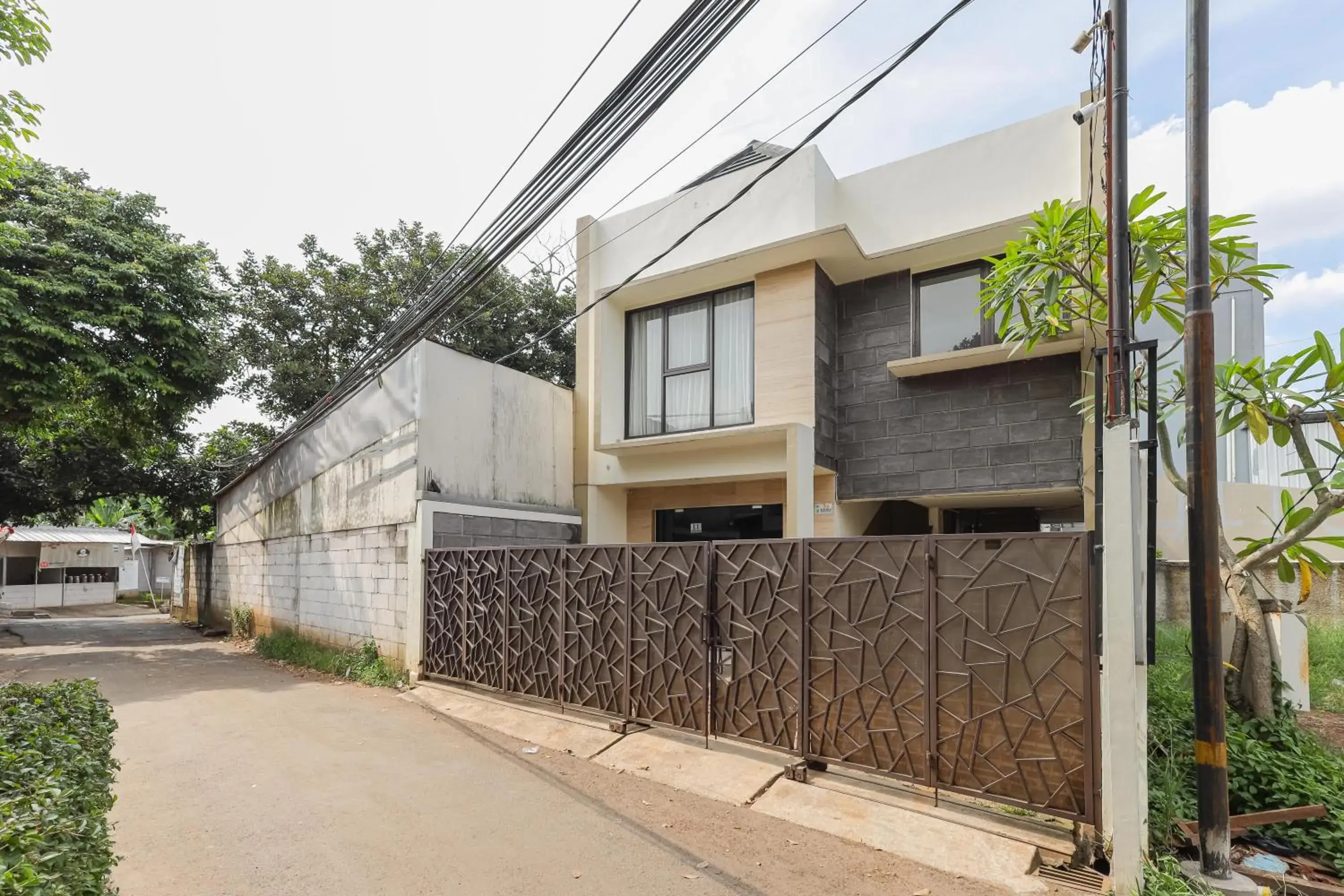 RedDoorz Syariah near Green Park Jatiwarna RedDoorz Syariah near Green Park Jatiwarna